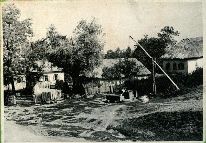 Пам'ятки, храми й цвинтарі Чорнобильщини