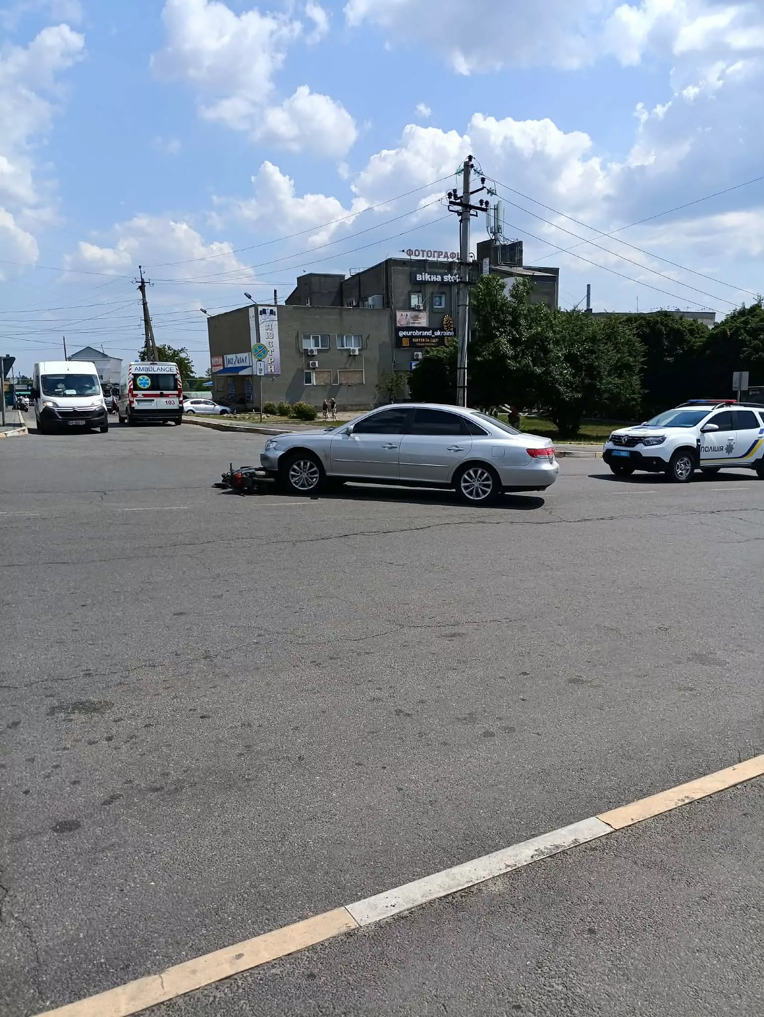 ДТП у Малині: під час зіткнення автомобіля зі скутером травмувалася жінка