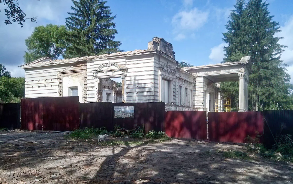 Палац Корницьких у Рогачах: неокласична перлина Житомирщини