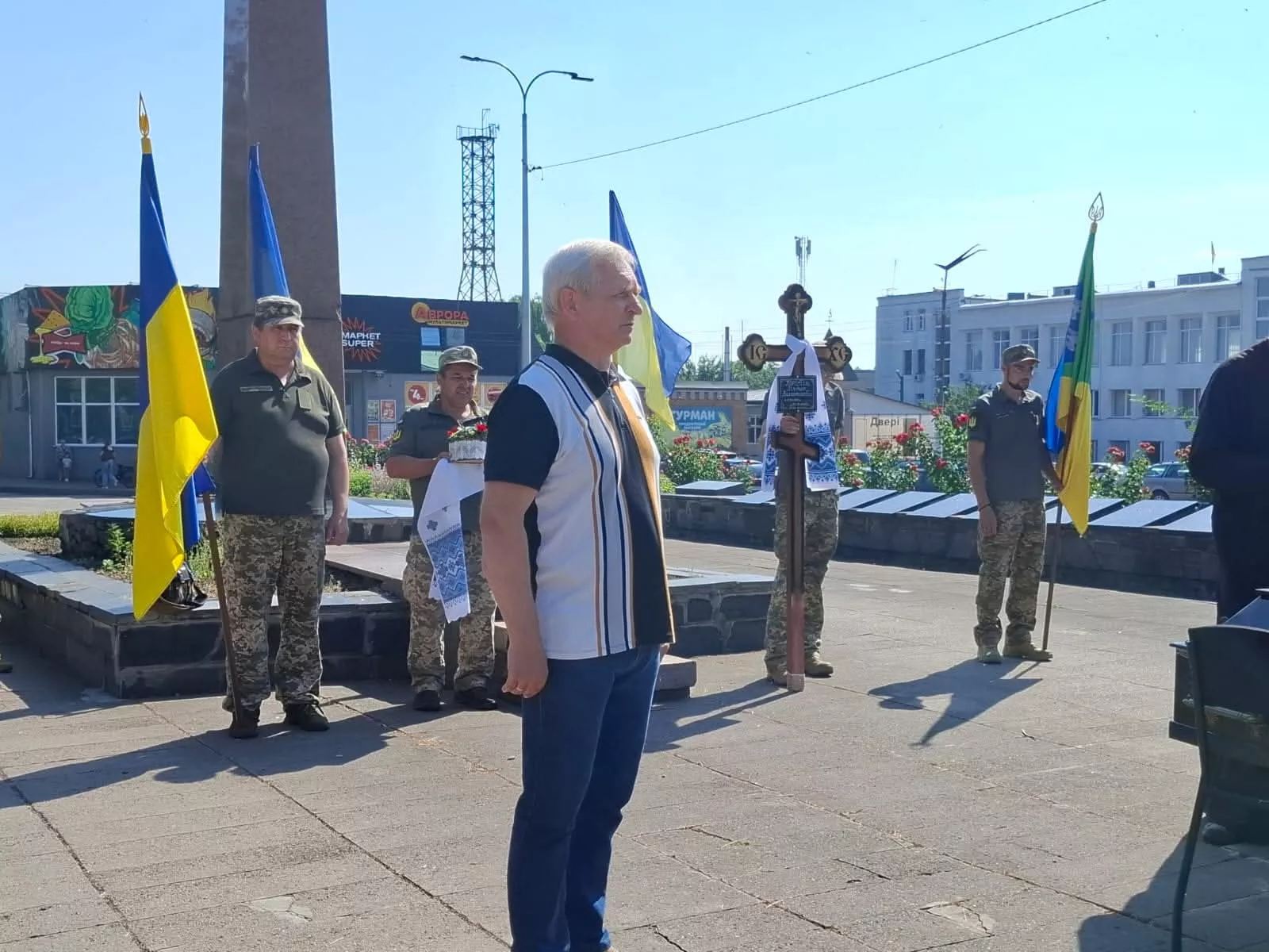 Понад рік вважався зниклим безвісти: Радомишль провів в останню путь морського піхотинця Віктора Коротіна