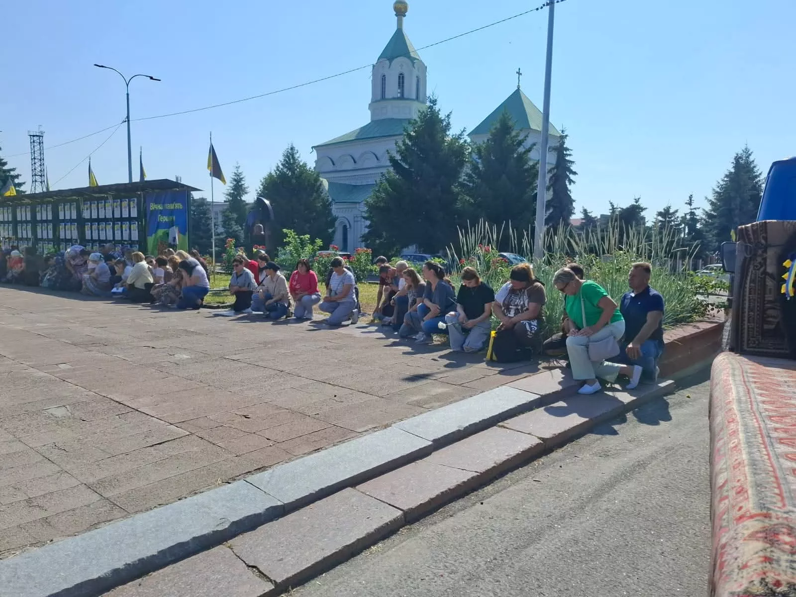 Понад рік вважався зниклим безвісти: Радомишль провів в останню путь морського піхотинця Віктора Коротіна