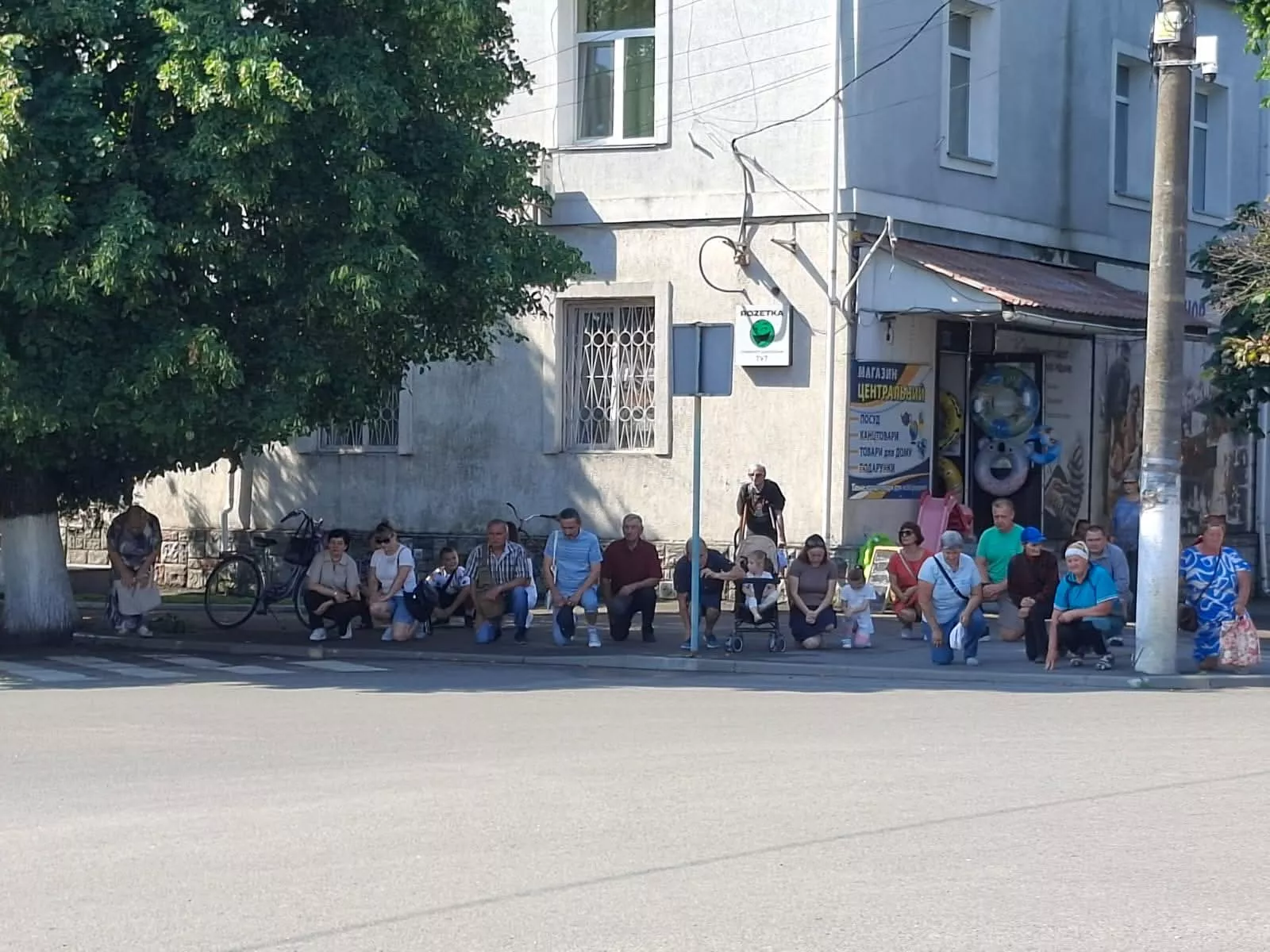 Понад рік вважався зниклим безвісти: Радомишль провів в останню путь морського піхотинця Віктора Коротіна
