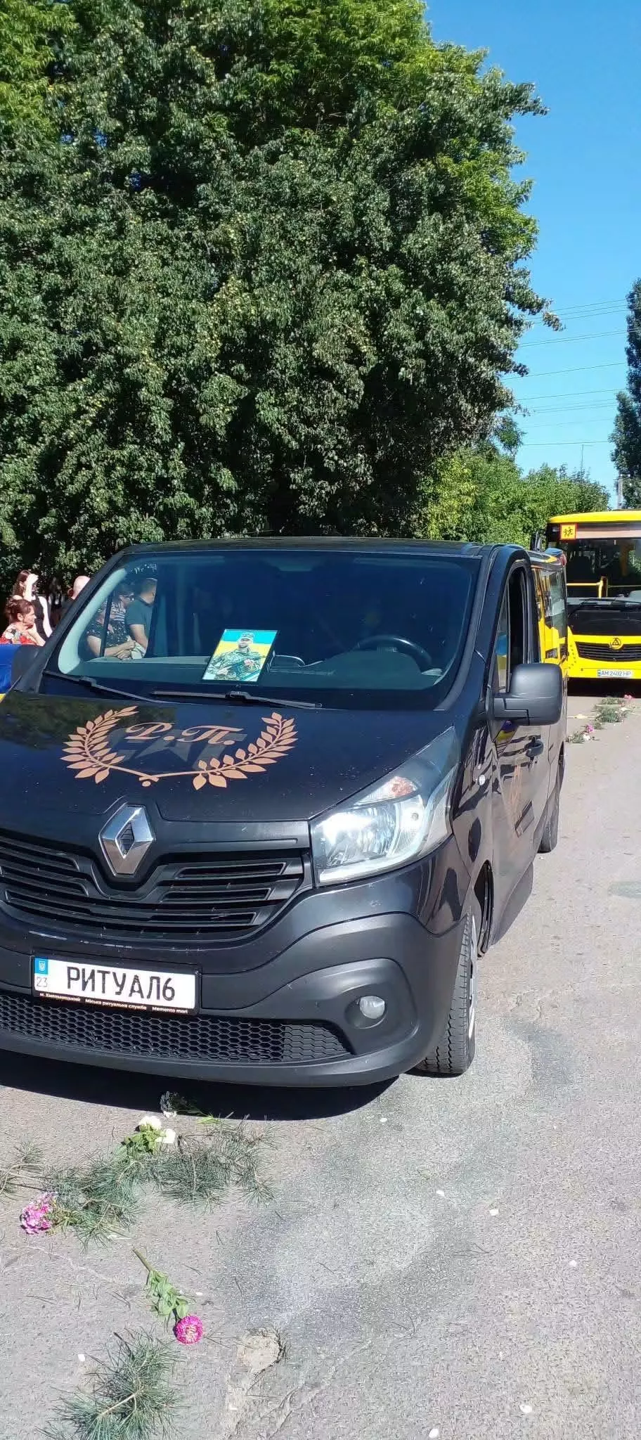 Радомишльщина попрощалася з Героєм — Дмитром Шевченком