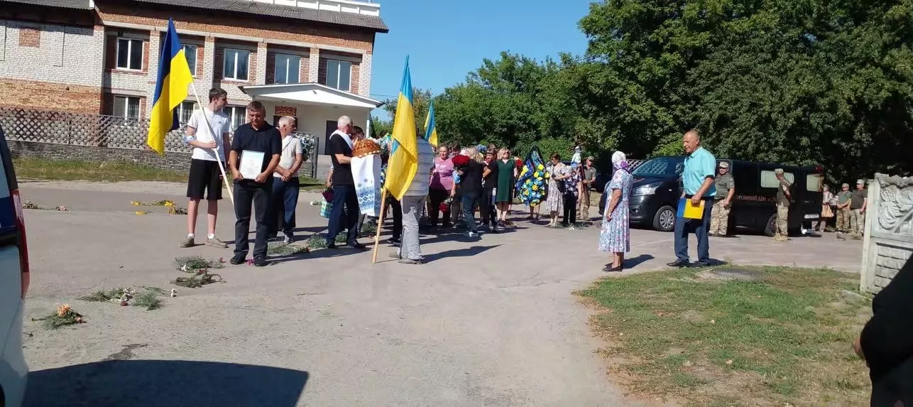 Радомишльщина попрощалася з Героєм — Дмитром Шевченком