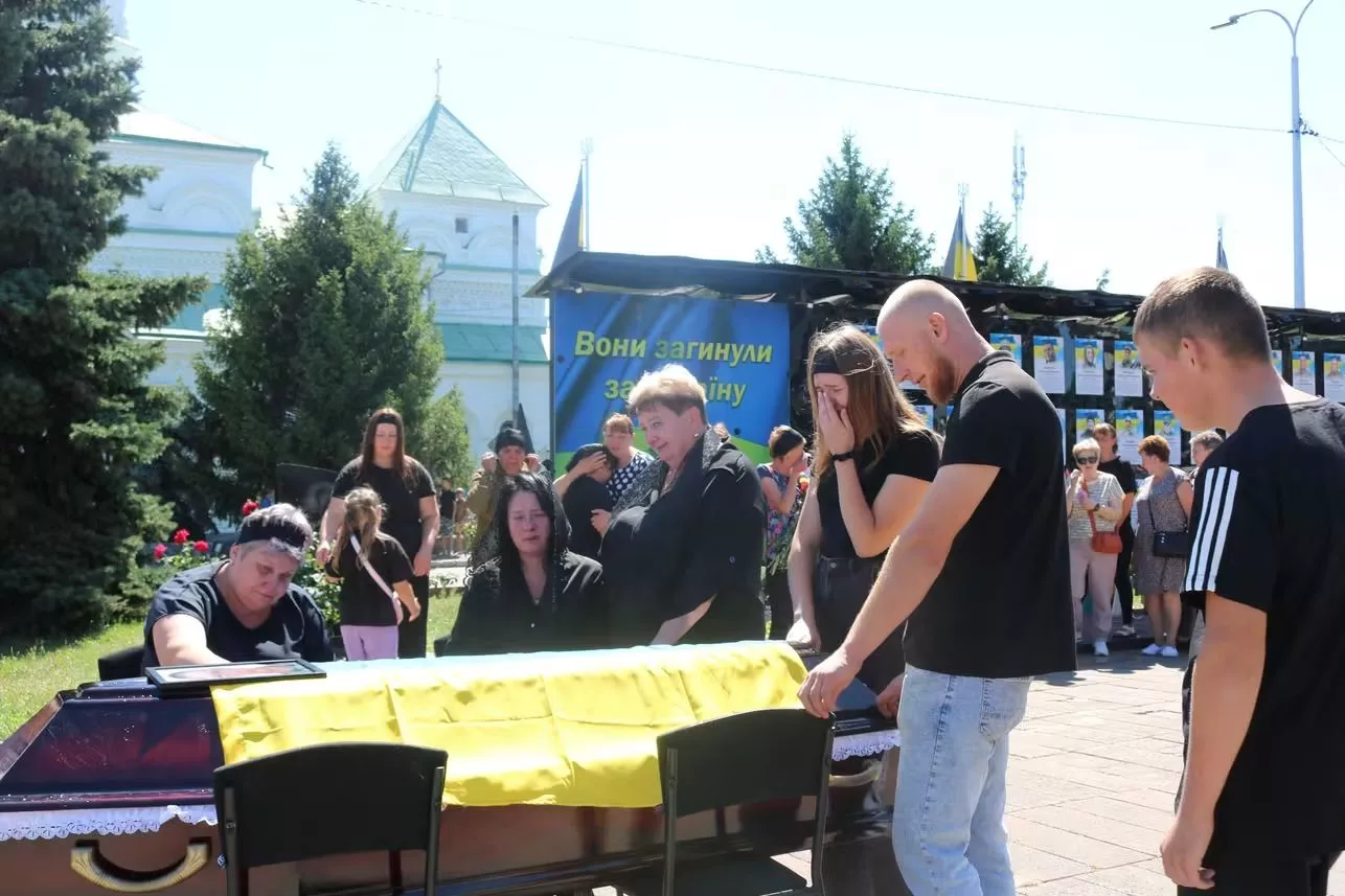 Радомишльська громада попрощалася із Захисником Юрієм Матвієнком