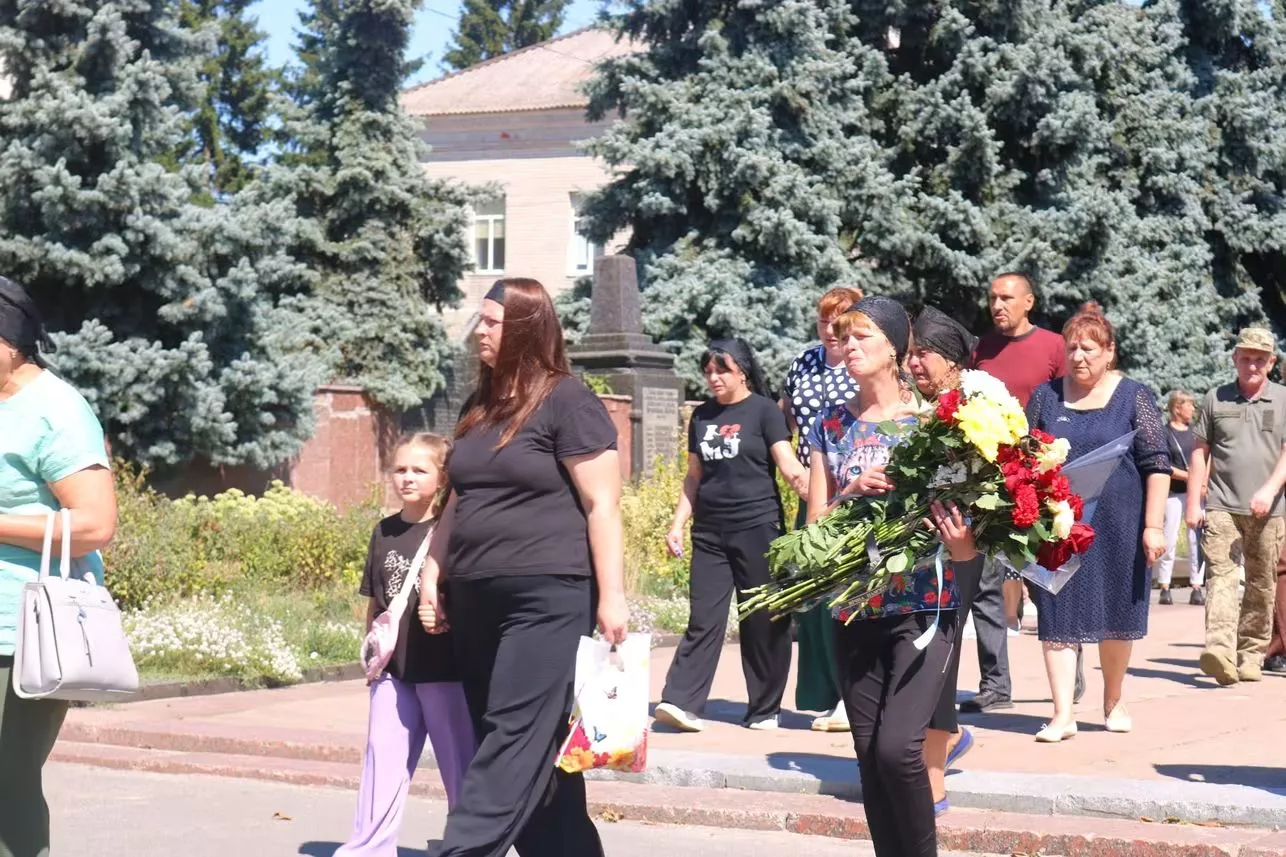 Радомишльська громада попрощалася із Захисником Юрієм Матвієнком