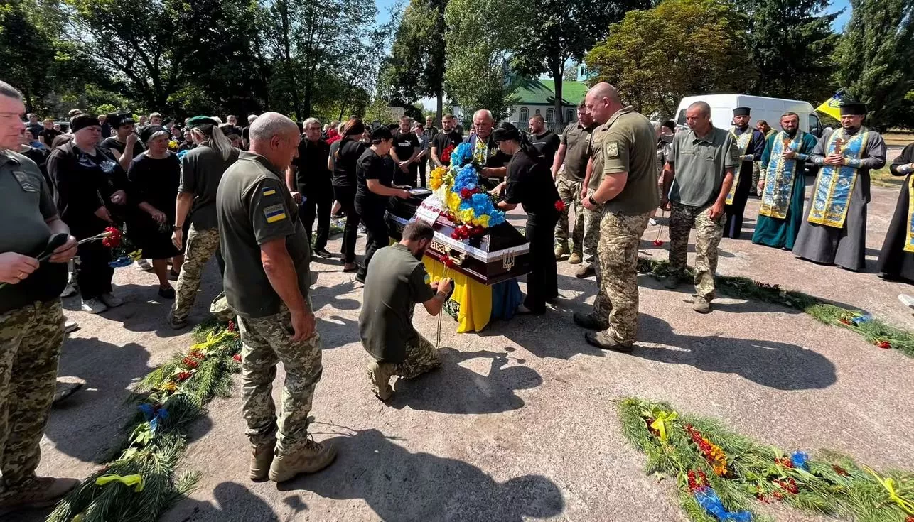 На Житомирщині попрощалися із загиблим прикордонником Миколою Дідухом