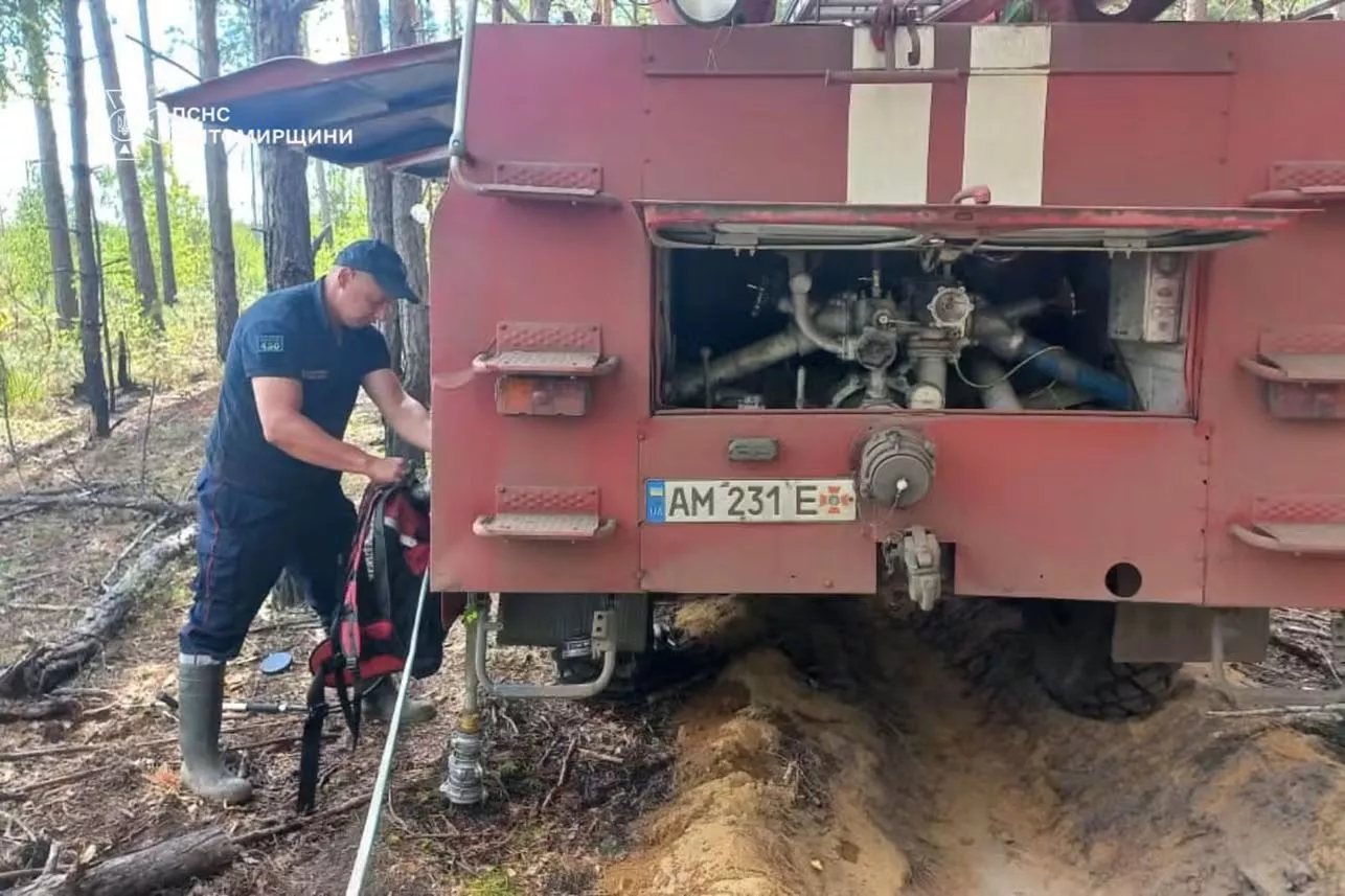 Пожежа у радіаційній зоні: на Коростенщині горять 59 га лісу