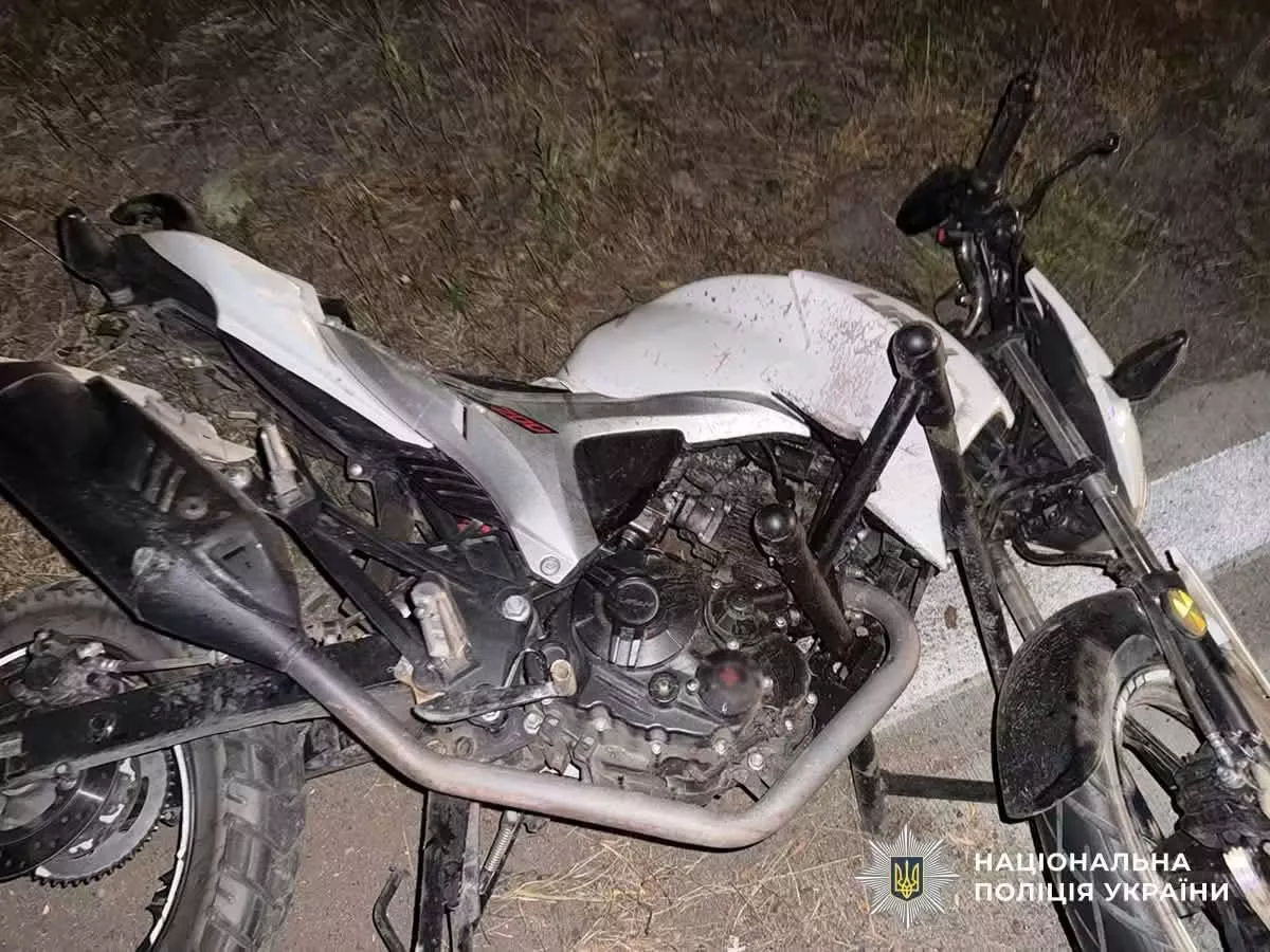 На Коростенщині 16-річний мотоцикліст влетів у Ауді та був госпіталізований