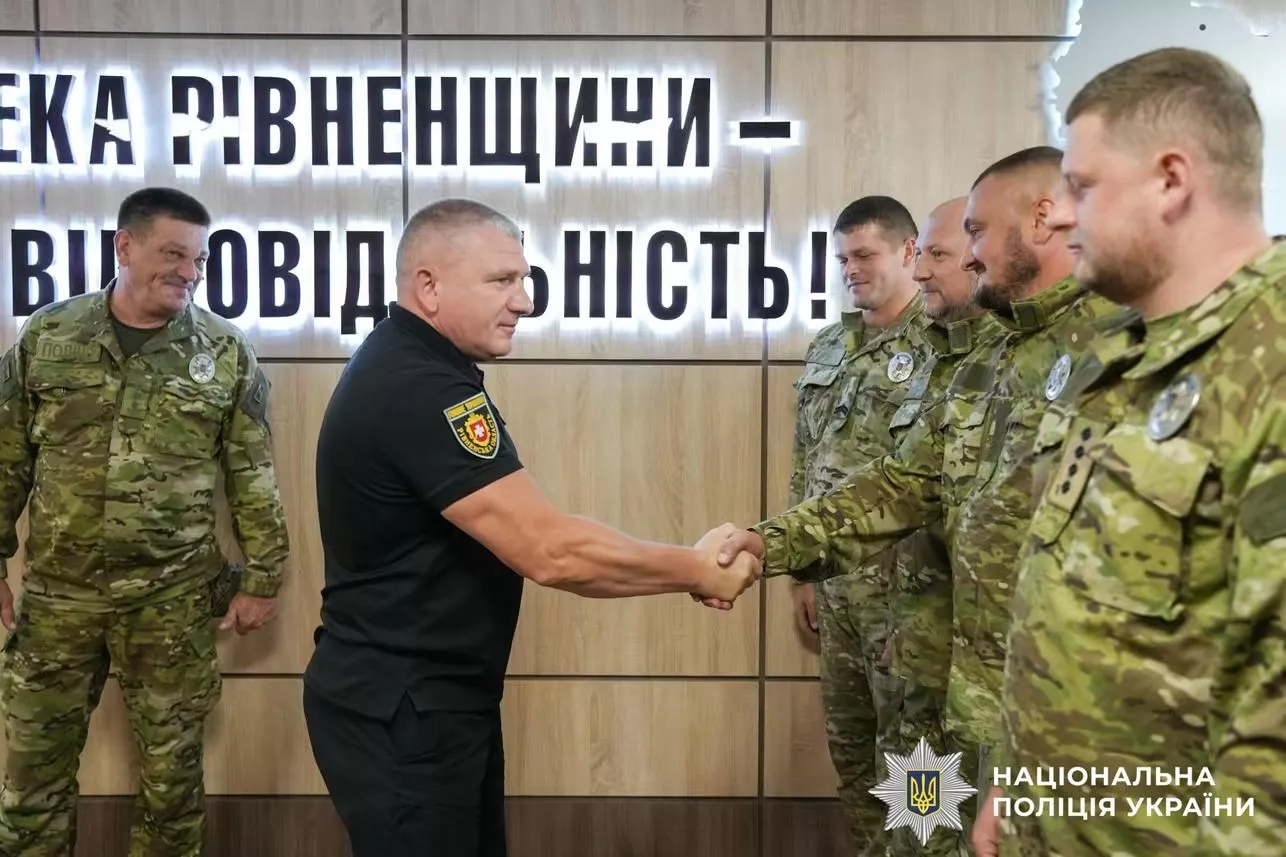 Дев’ятеро поліцейських із Рівненщини вирушили на Схід для виконання бойових завдань