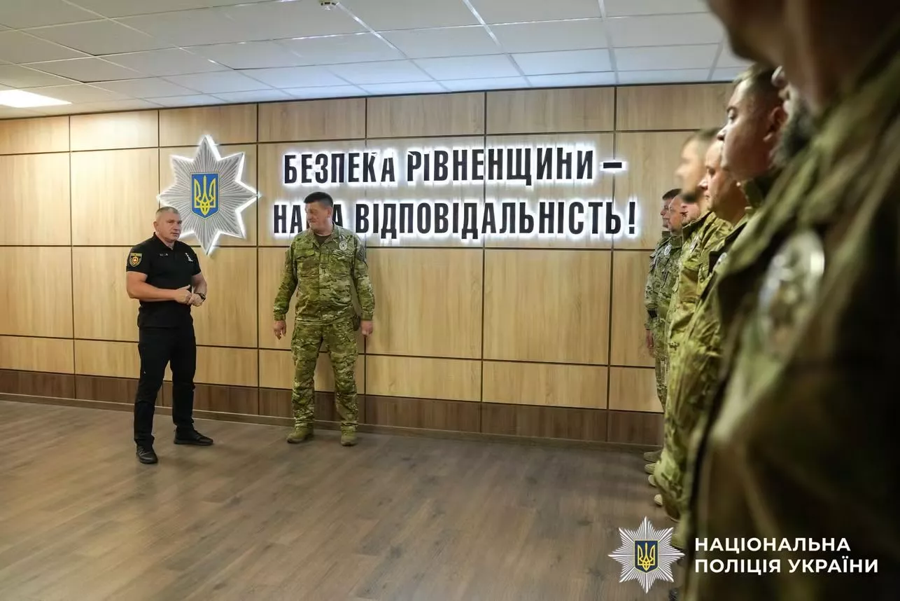 Дев’ятеро поліцейських із Рівненщини вирушили на Схід для виконання бойових завдань