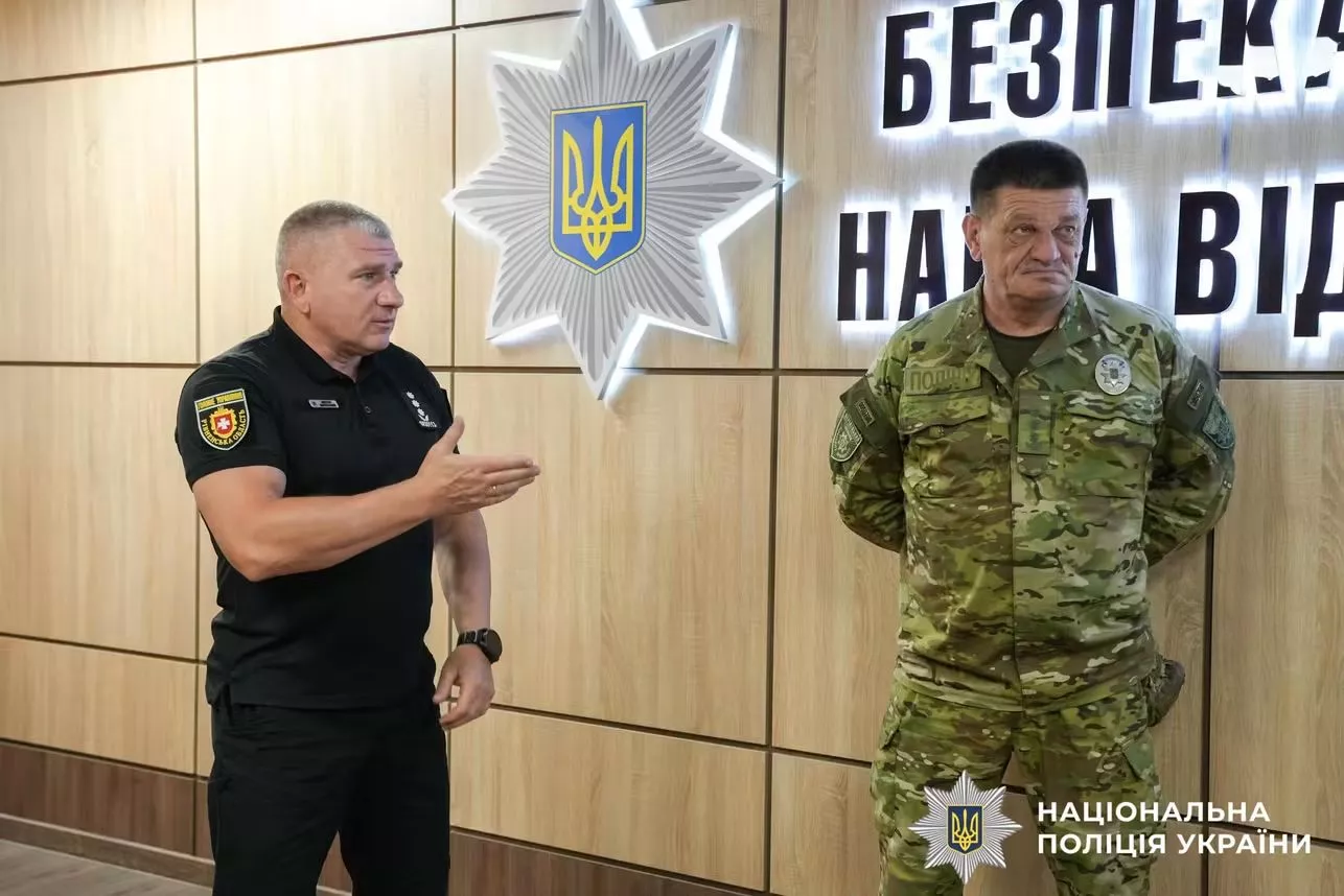 Дев’ятеро поліцейських із Рівненщини вирушили на Схід для виконання бойових завдань