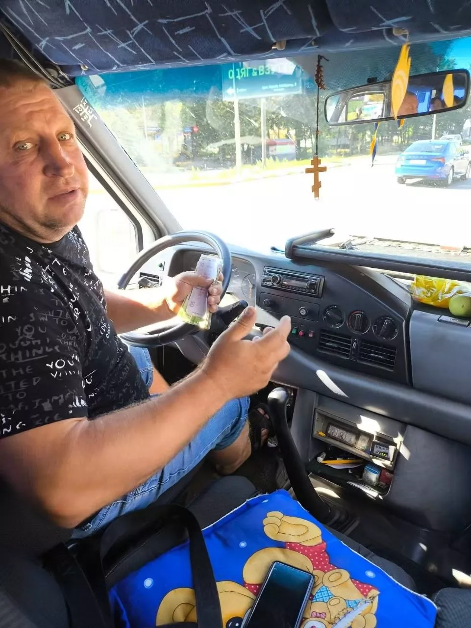 «Просто висадив мене посеред лісу»: вдова захисника з Малинщини поскаржилась на водія, перевізник дав відповідь