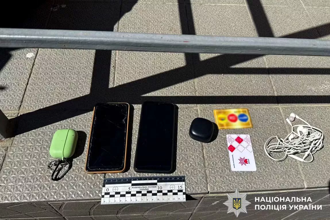 Поцупив телефони та речі дітей під час тренування: у Рівному затримали 27-річного чоловіка