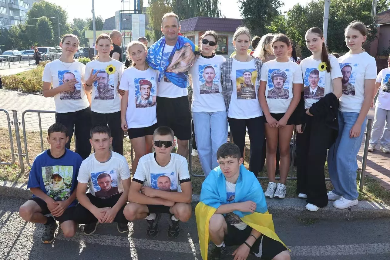 В Овручі вшанували пам’ять полеглих Захисників: 123 учасники пробігли за Героїв