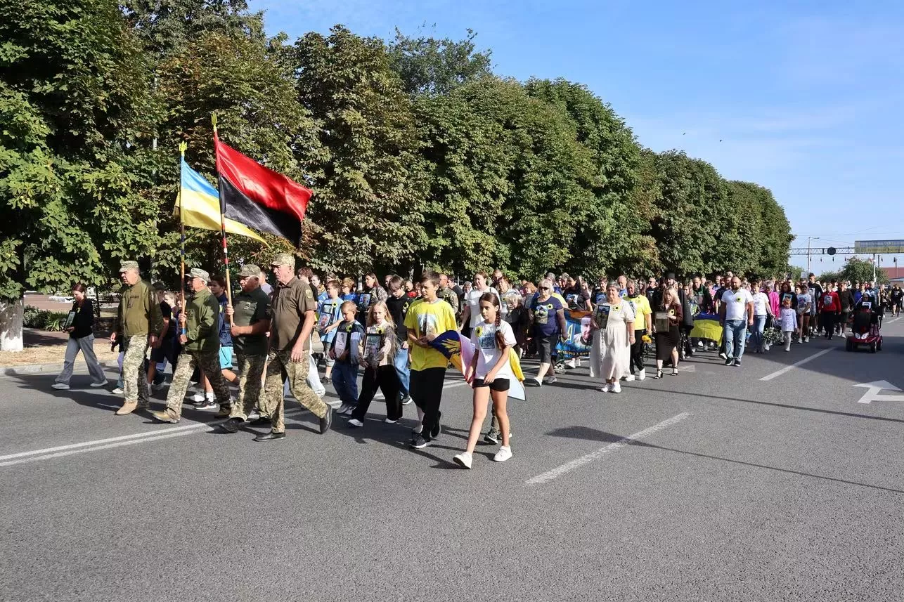 В Овручі вшанували пам’ять полеглих Захисників: 123 учасники пробігли за Героїв