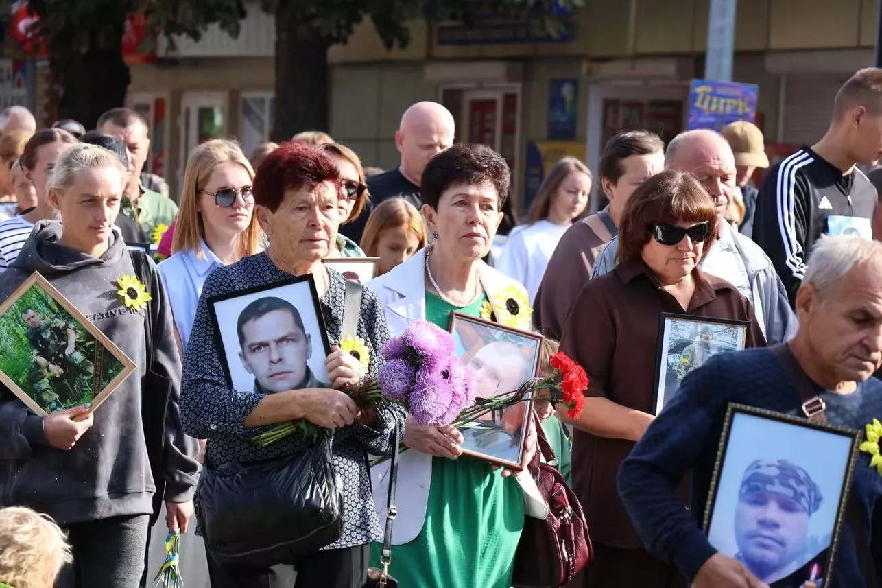 В Овручі вшанували пам’ять полеглих Захисників: 123 учасники пробігли за Героїв