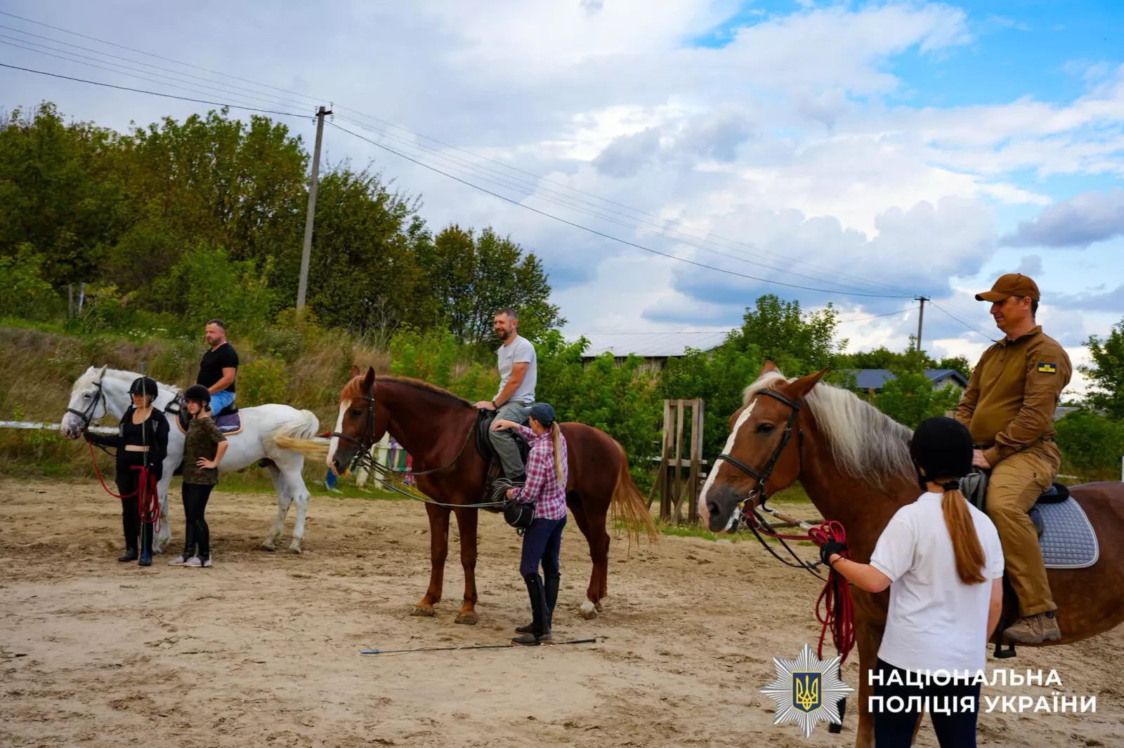 На Рівненщині для поранених захисників організували іпотерапію