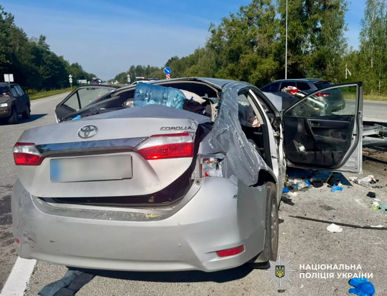 ДТП біля Житомира: Toyota врізалася у відбійник, двоє чоловіків у реанімації