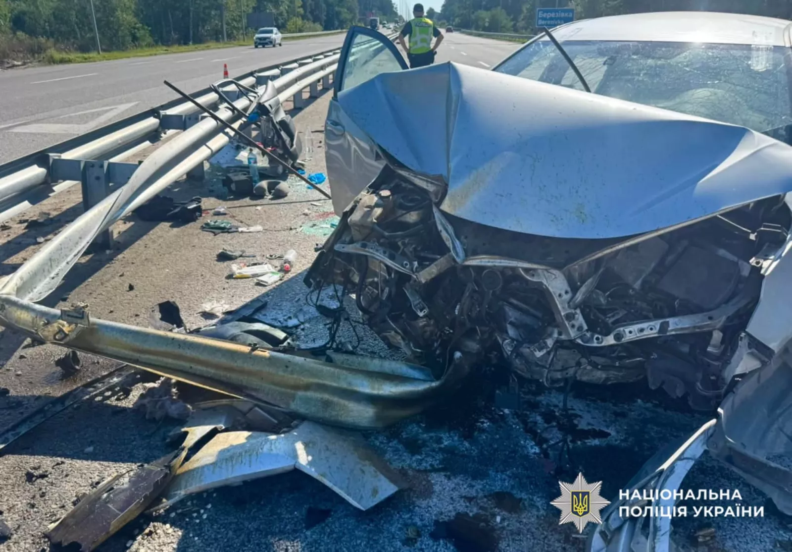 ДТП біля Житомира: Toyota врізалася у відбійник, двоє чоловіків у реанімації