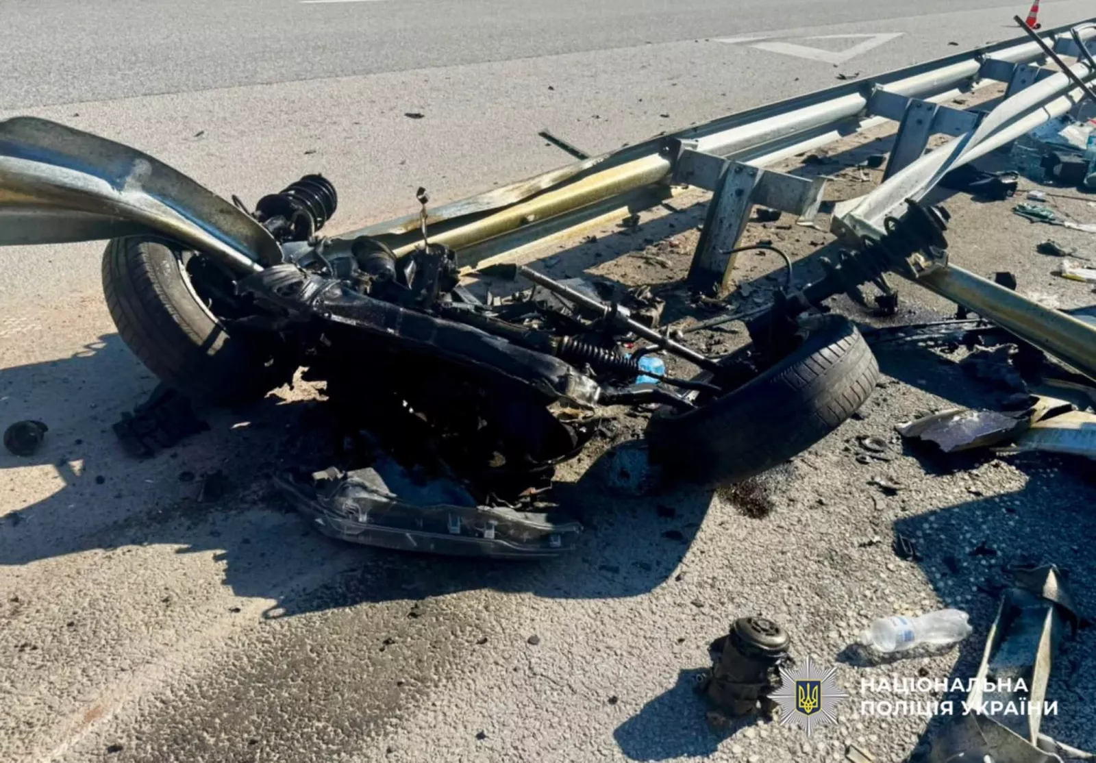 ДТП біля Житомира: Toyota врізалася у відбійник, двоє чоловіків у реанімації