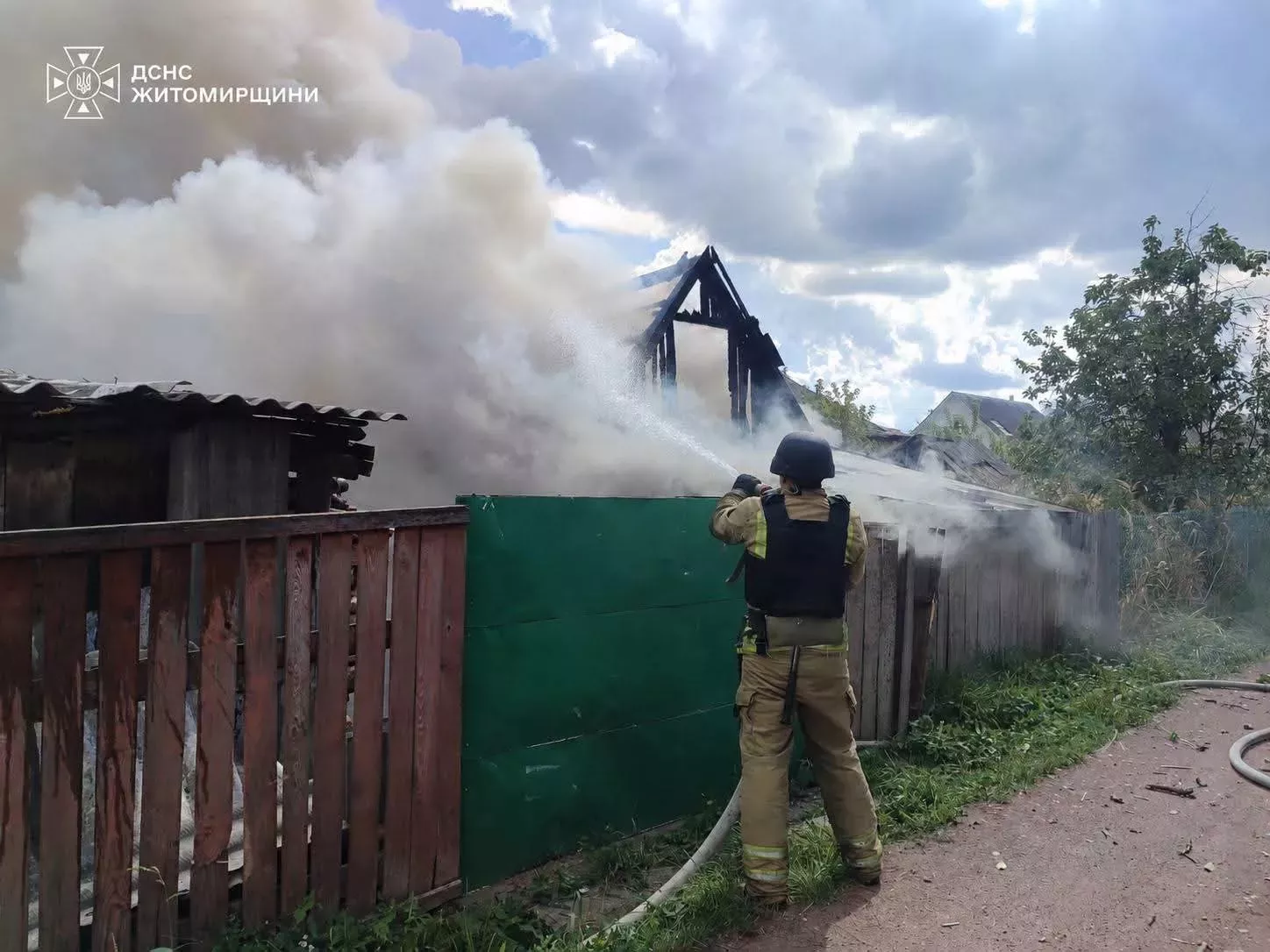 На Овруччині «шахед» пошкодив будинок: родина подякувала за допомогу