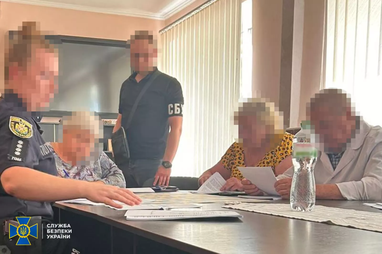 Наживалися на важкохворих: у Малині СБУ викрила схему розкрадання 1,2 млн грн у медустанові