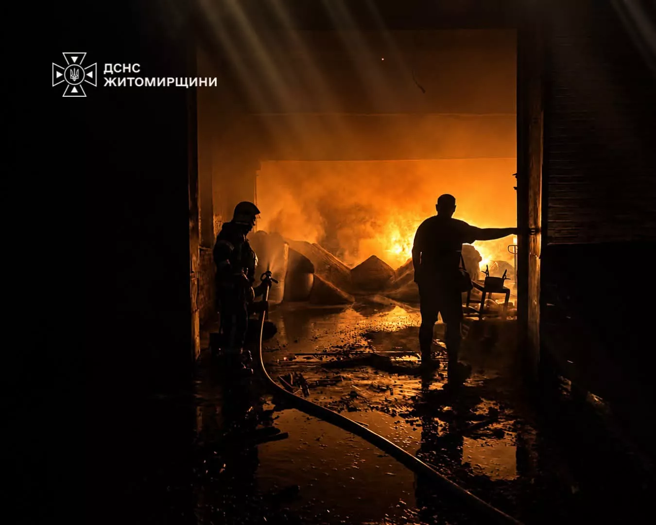 У Малині вночі сталася пожежа на підприємстві з виготовлення паливних брикетів