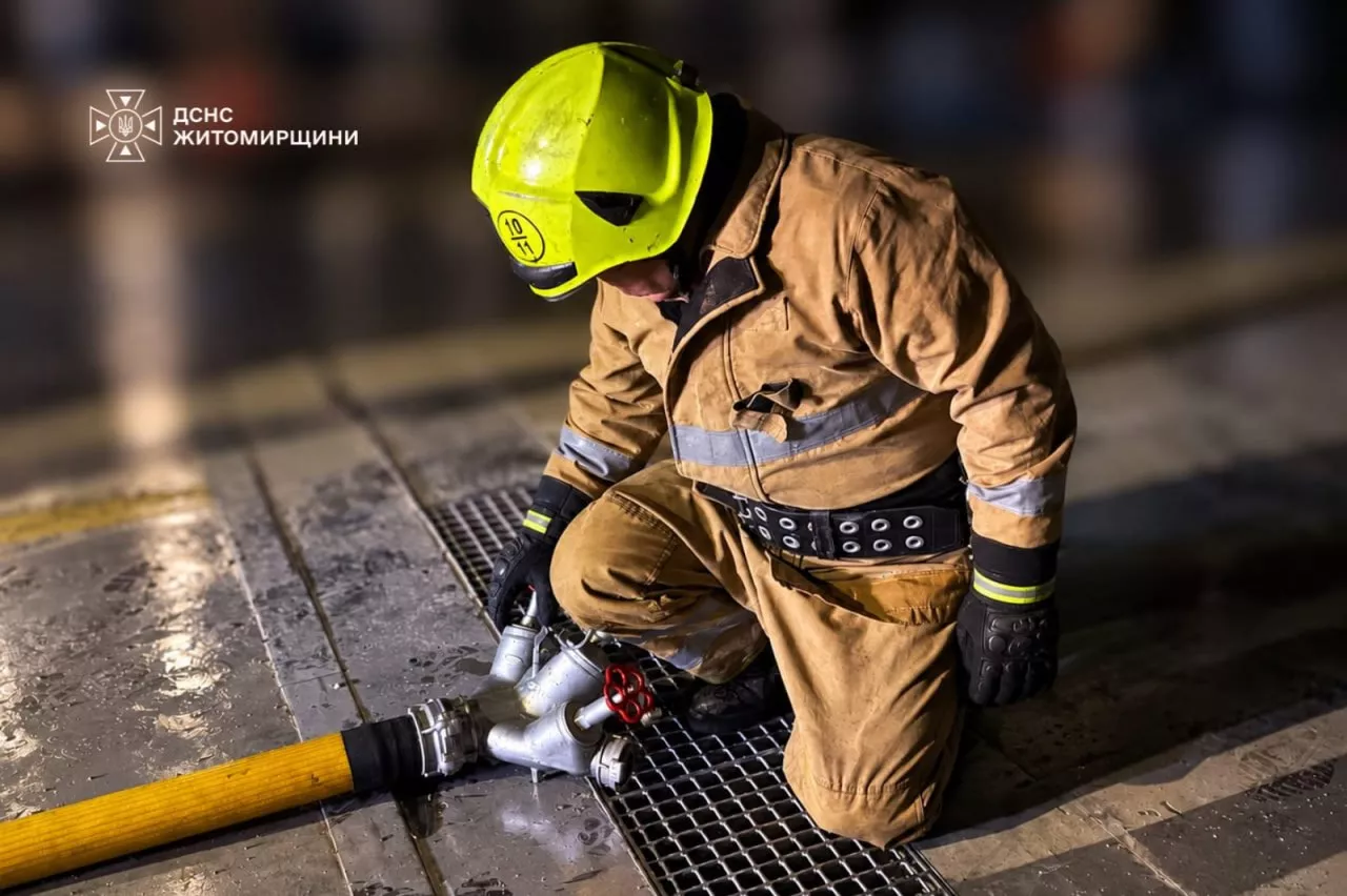 Вночі Росія атакувала цивільне підприємство на Житомирщині: що відомо про удар
