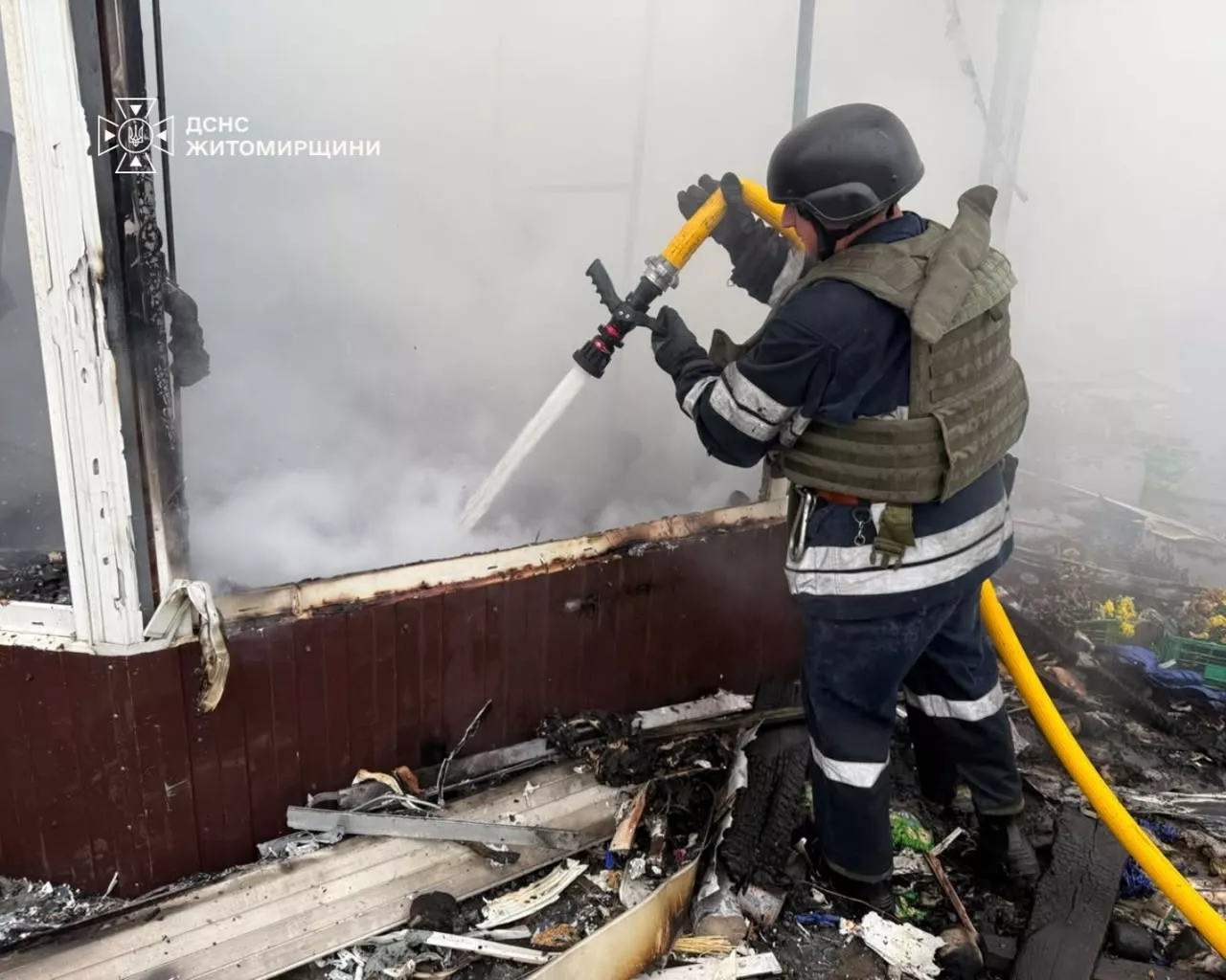 Двоє загиблих на Житомирщині: ДСНС показала наслідки російської атаки