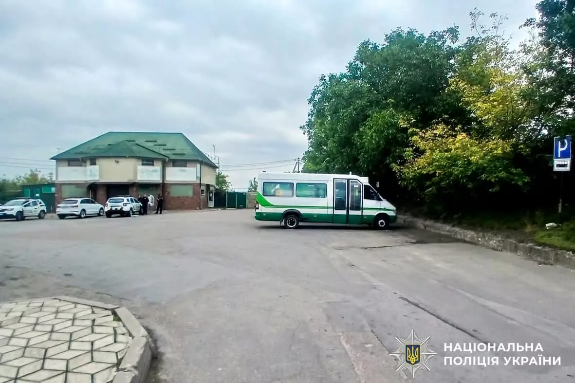 Здав назад і збив пішохідку: ДТП на автостанції Дубна