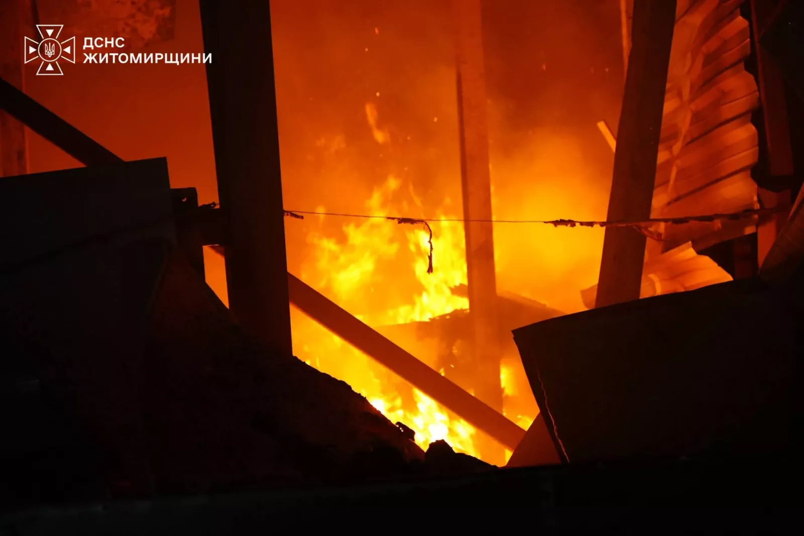 Поліція показала наслідки удару по Коростеню: двоє загиблих