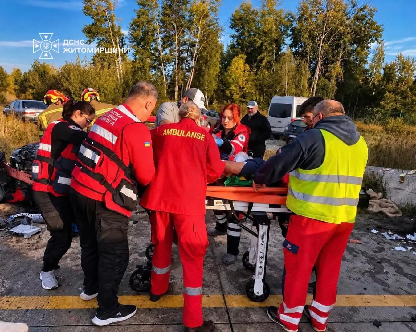 Жахлива ДТП на Житомирщині: зіткнулися дві вантажівки та два легковики