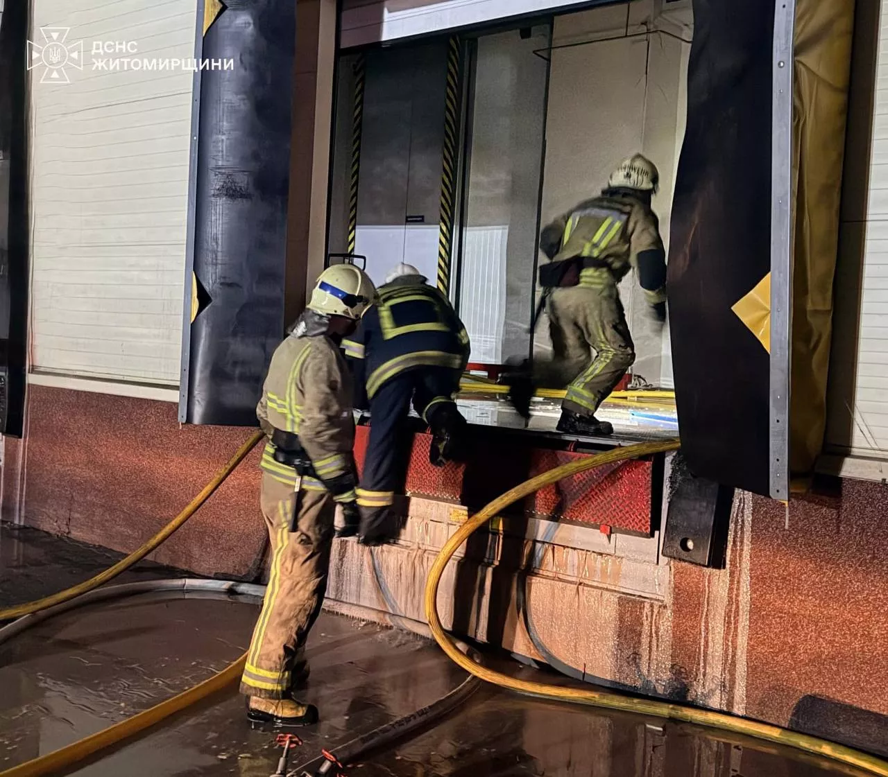 Вночі ворог атакував підприємство харчової промисловості у Житомирській громаді