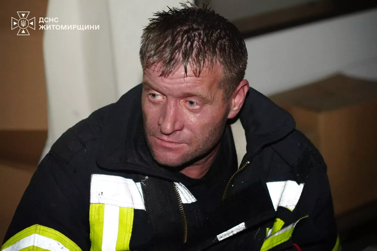 На Житомирщині після нічної атаки РФ гасили пожежу на підприємстві