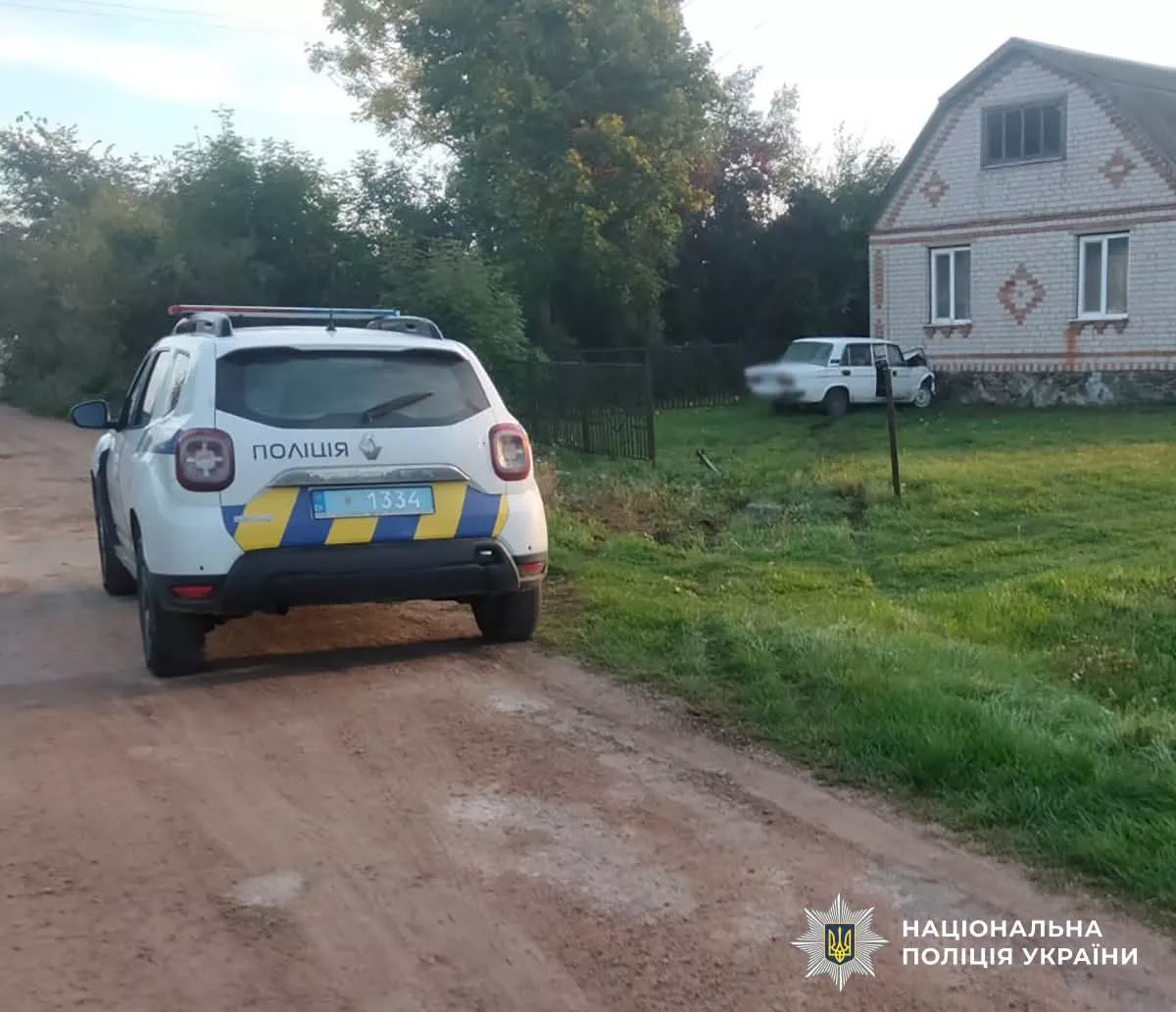 На Житомирщині дві неповнолітні потрапили в ДТП: 16-річна врізалася в будинок