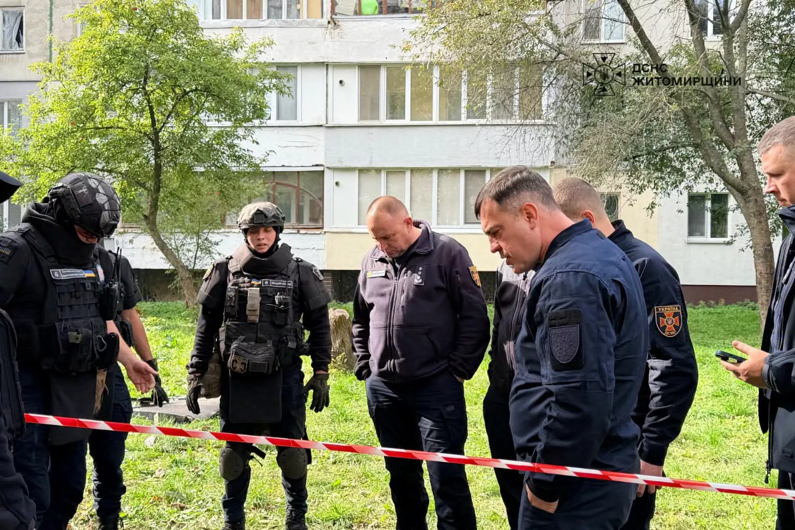 У Бердичеві дрон влучив у багатоповерхівку: зайнялася пожежа
