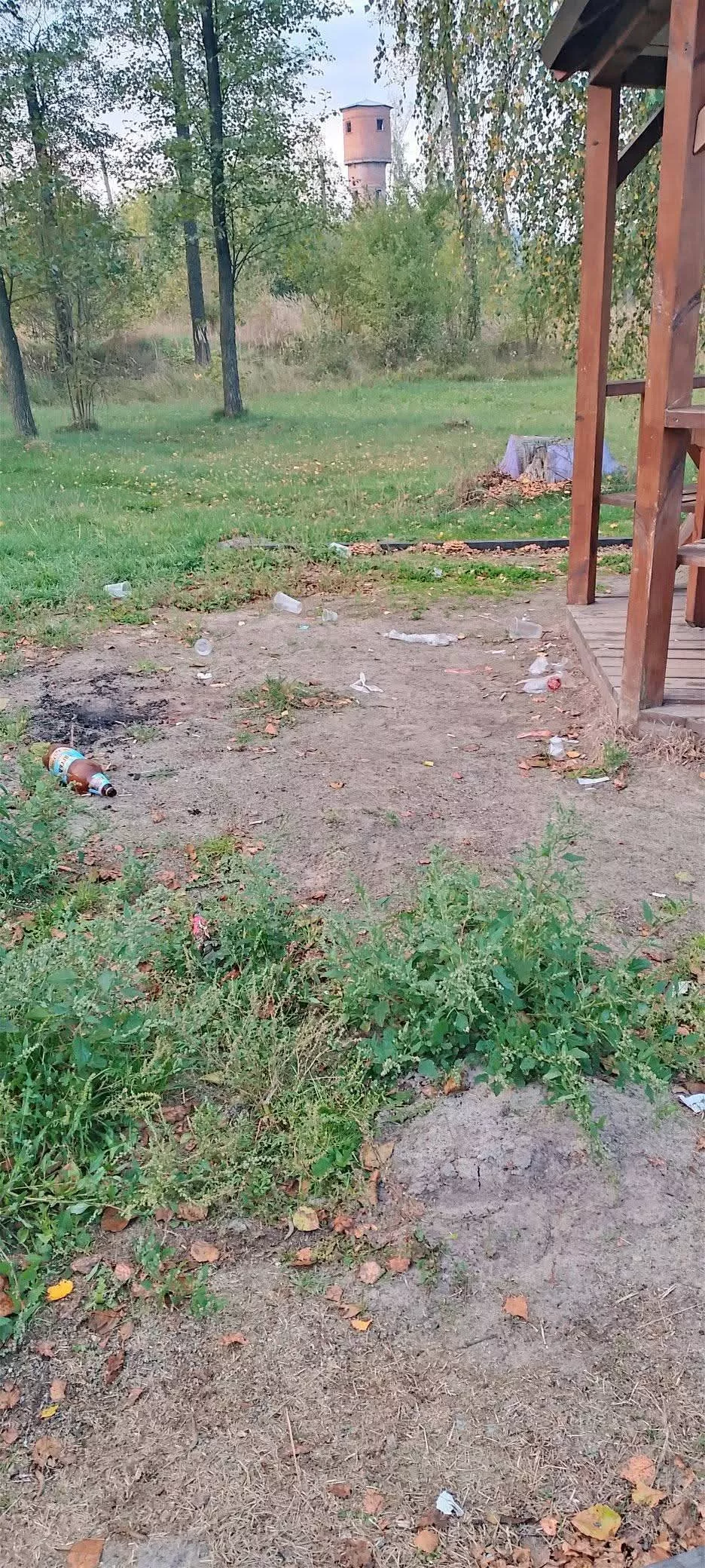 У Потіївці вандали пошкодили паркан на кладовищі