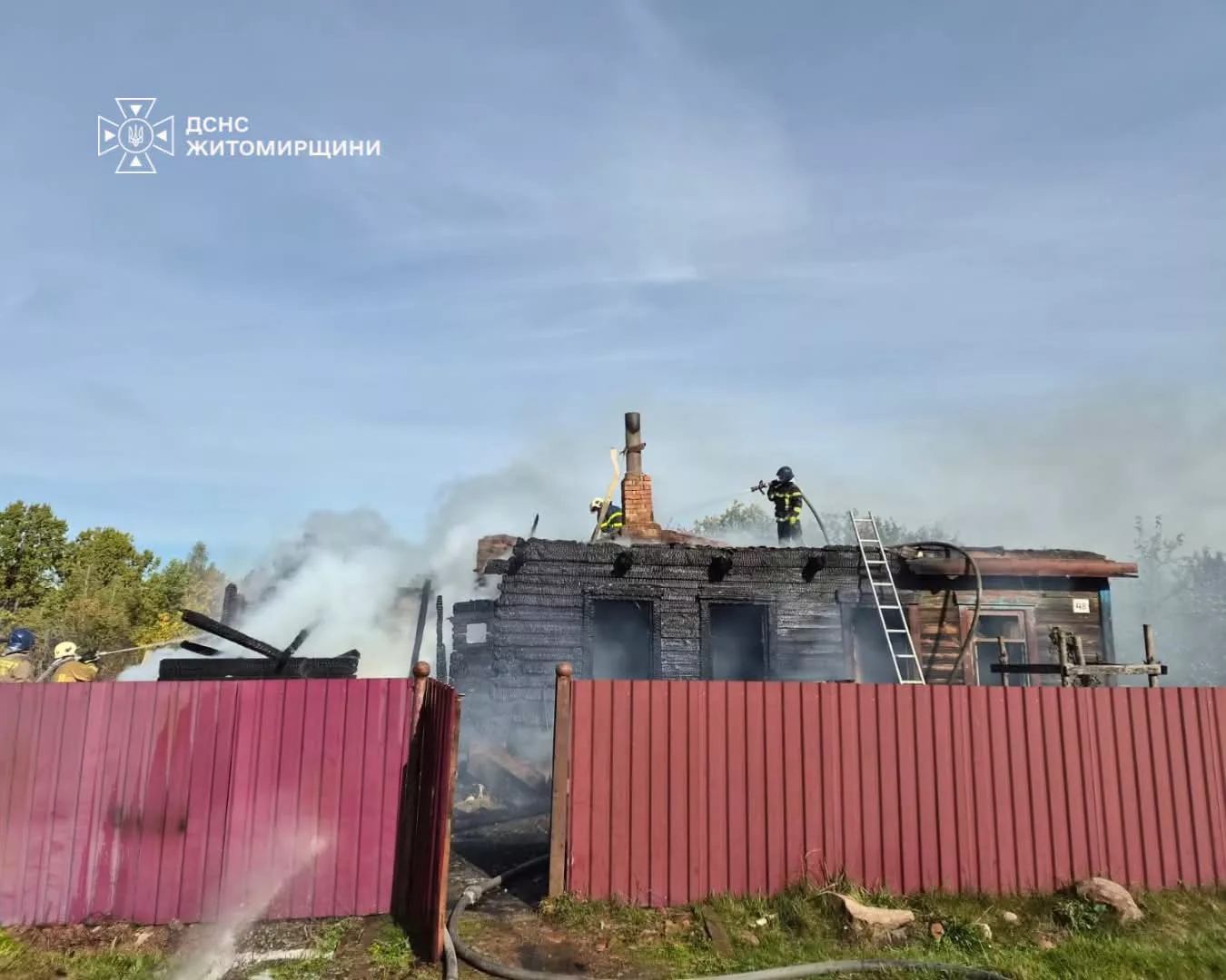 На Коростенщині під час пожежі в дерев’яному будинку чоловік отримав опіки