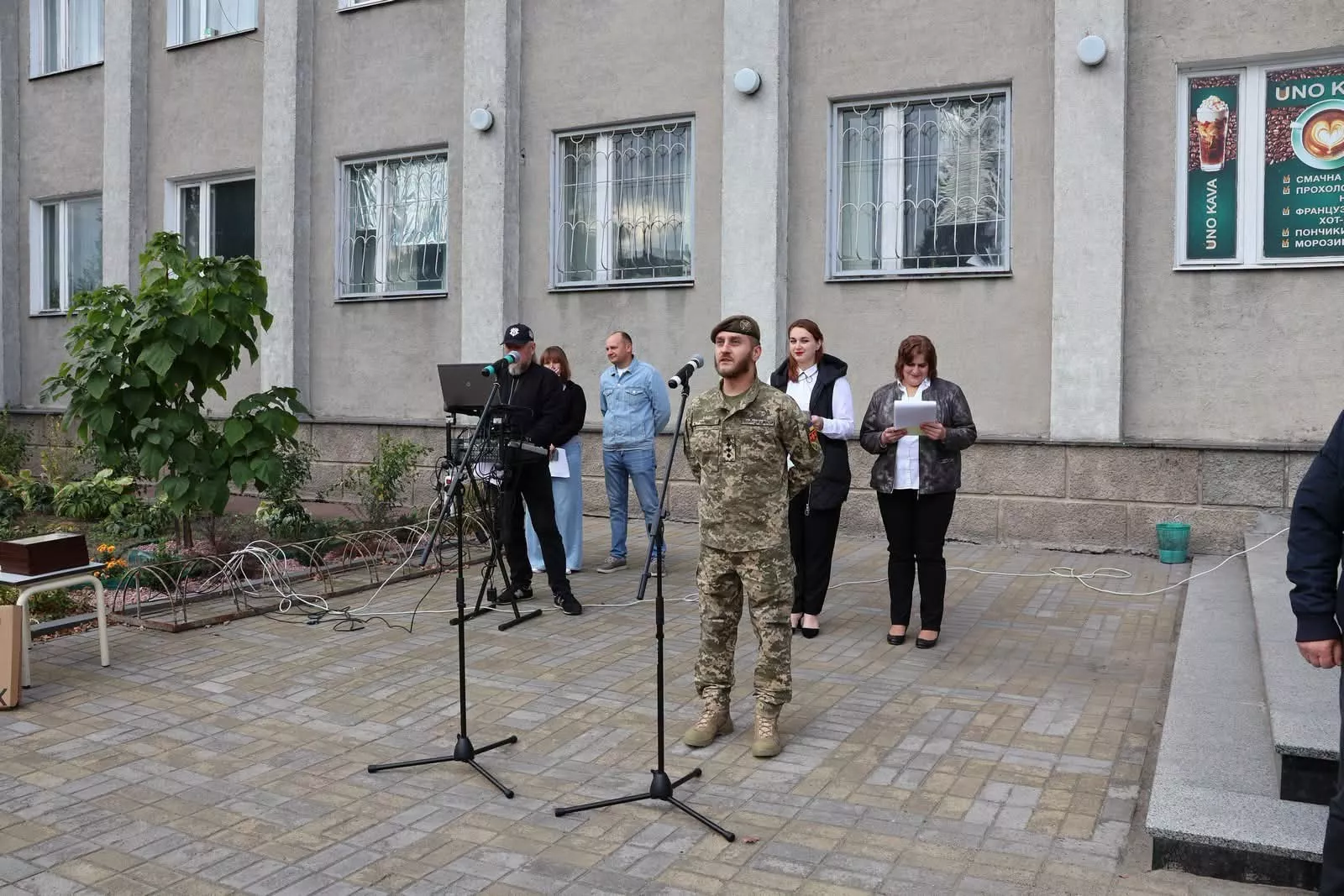 Естонські волонтери в дев’ятий раз доставили автомобілі для військових до Овруча