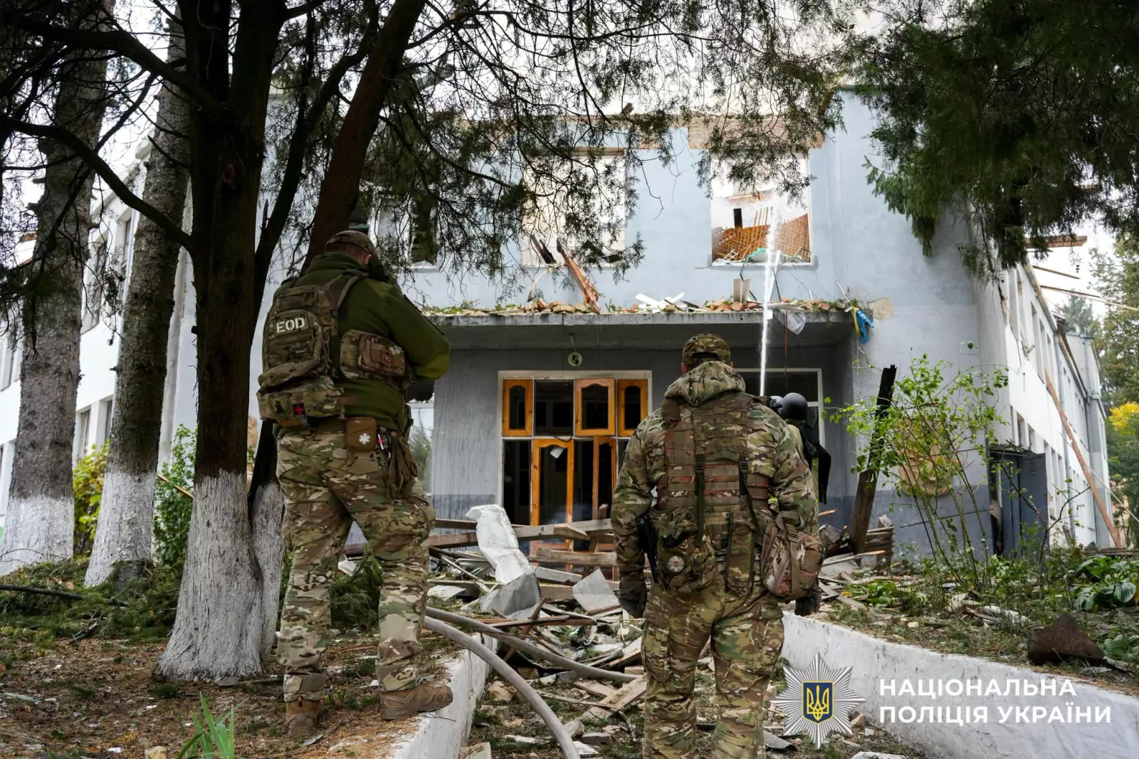 У Рівному внаслідок удару по навчальному закладу поранені 20 людей