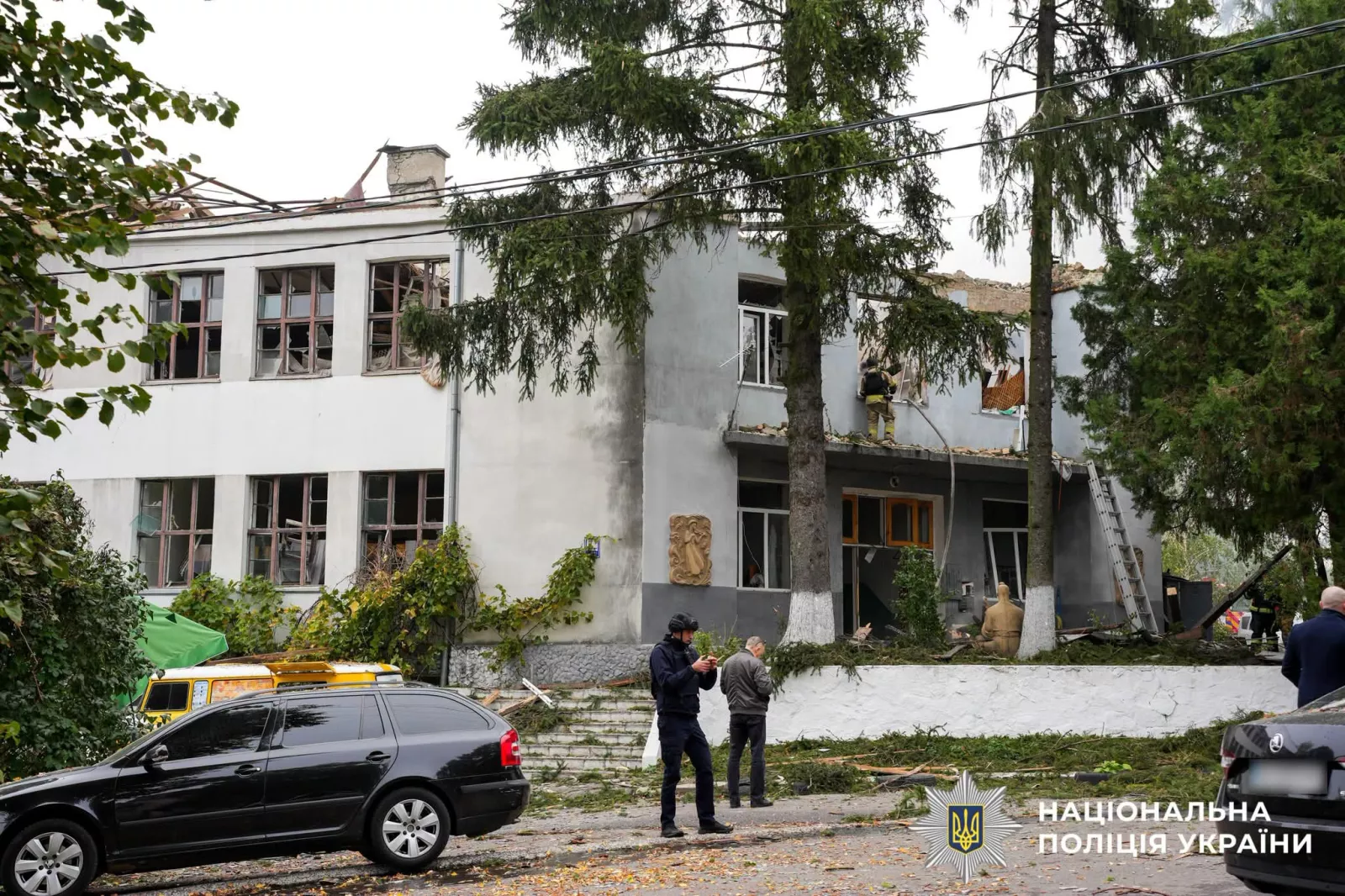 У Рівному внаслідок удару по навчальному закладу поранені 20 людей