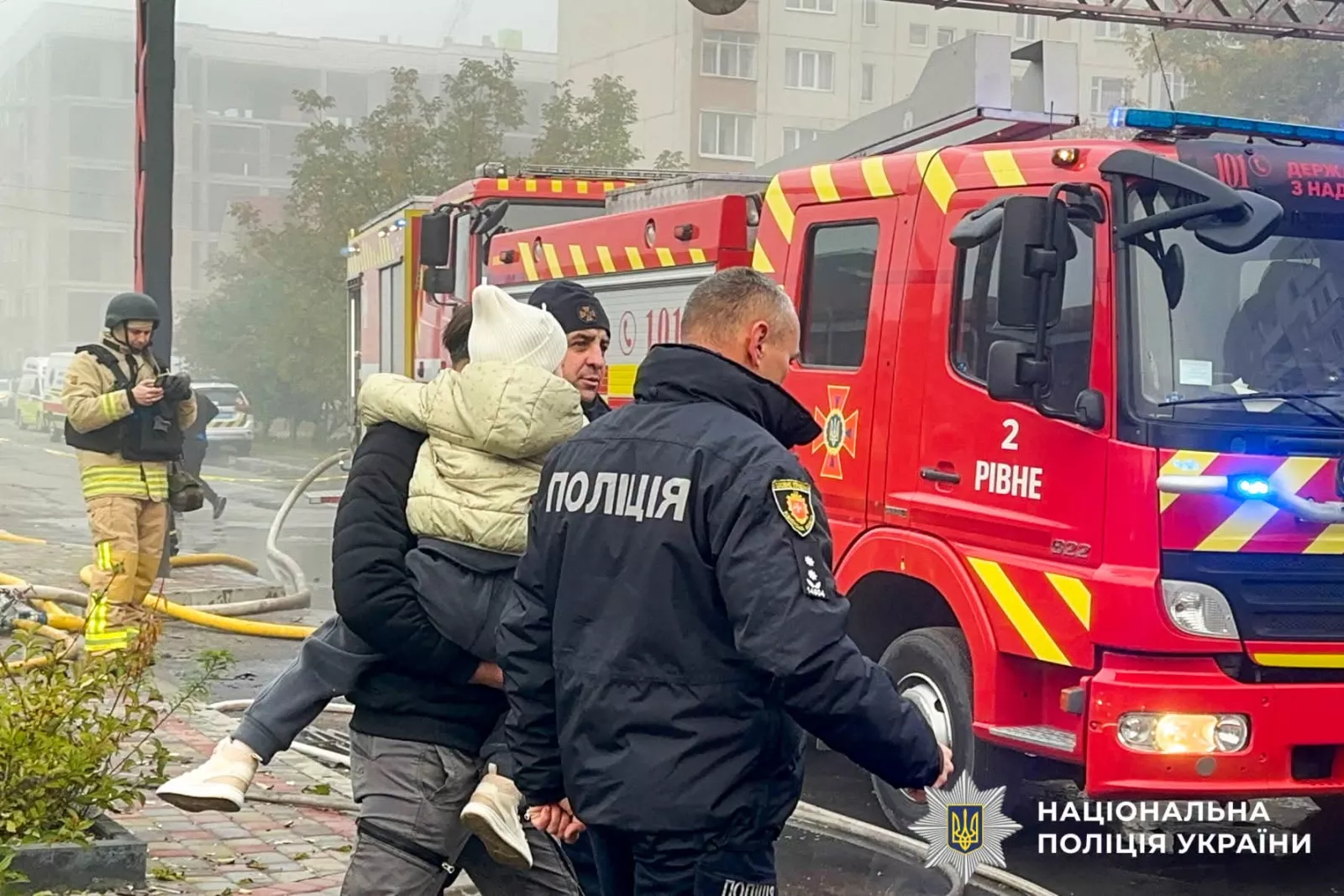 У Рівному всі екстрені служби працюють на місці російського удару: відомо про вісьмох поранених