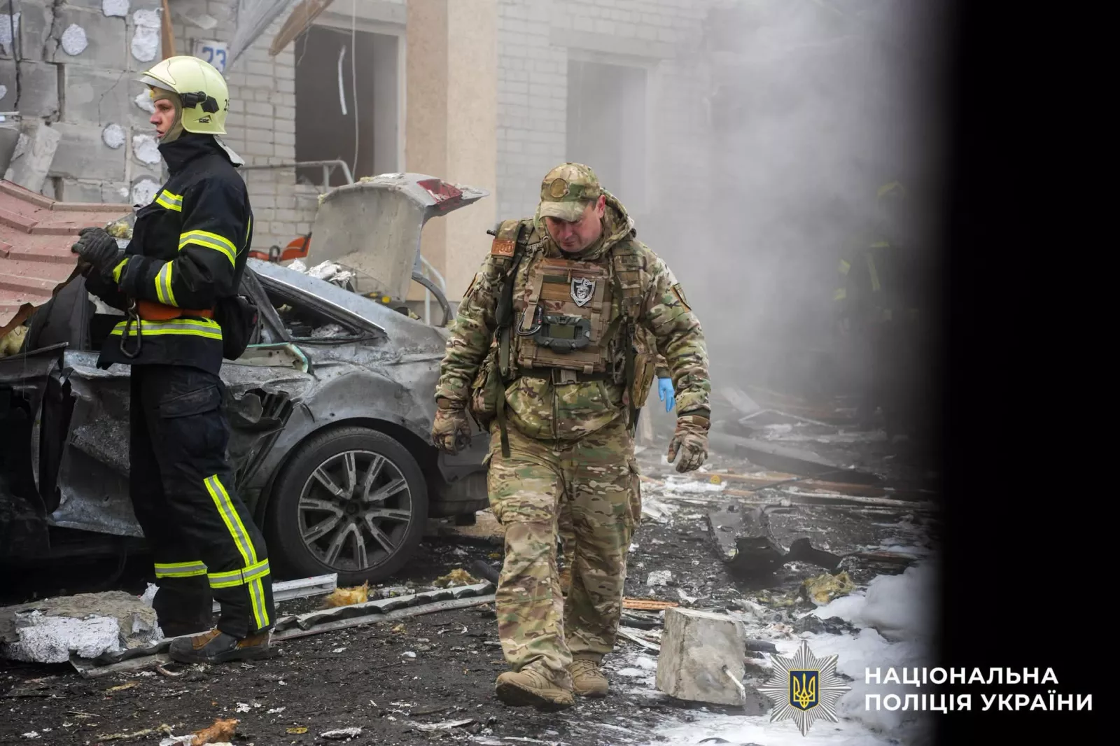 У Рівному всі екстрені служби працюють на місці російського удару: відомо про вісьмох поранених