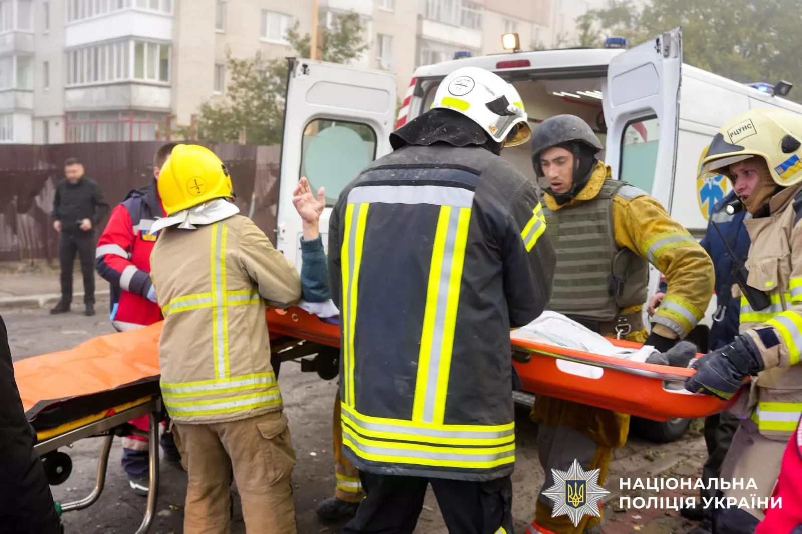 У Рівному всі екстрені служби працюють на місці російського удару: відомо про вісьмох поранених
