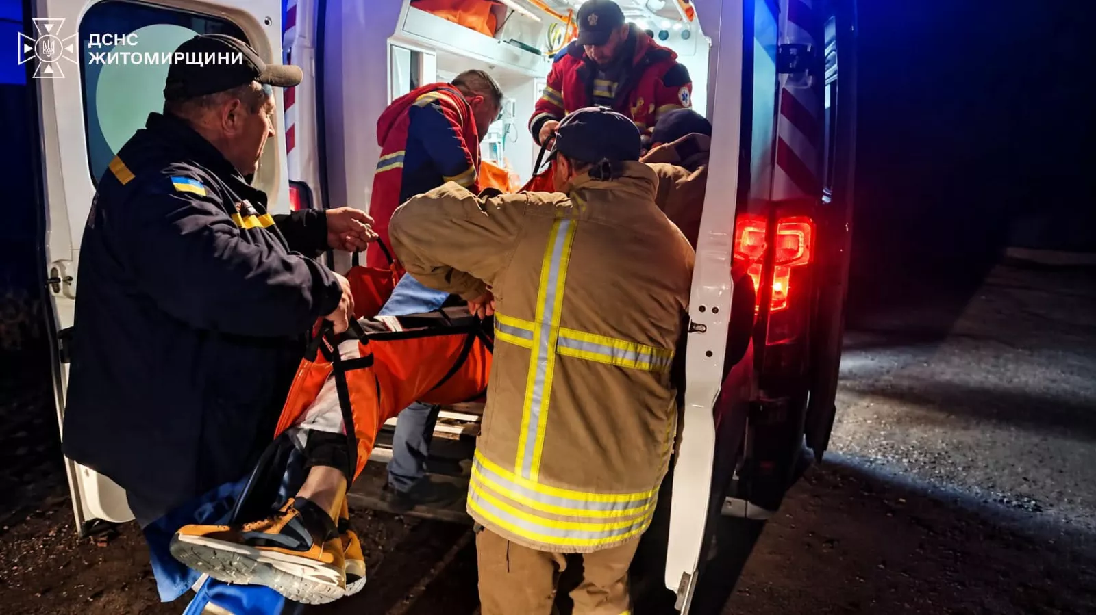 Нічна трагедія у Народичах: 23-річний юнак зірвався з пошкодженого мосту