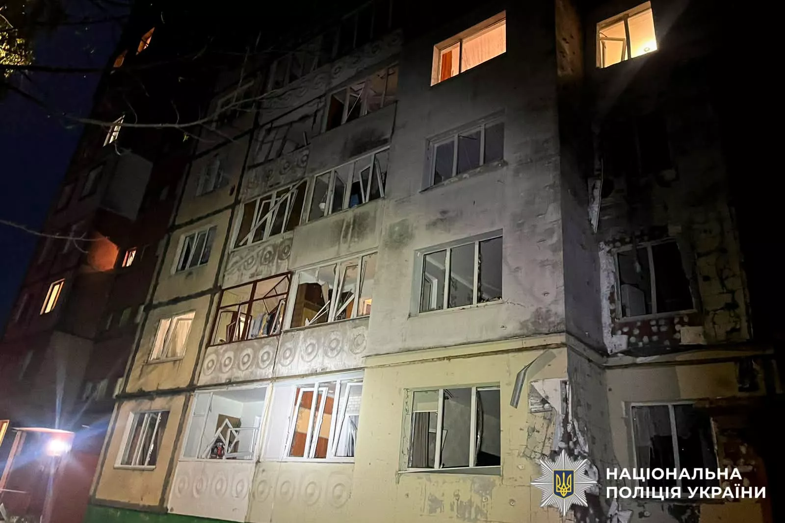Росія знищила в Рівному торговельний центр та пошкодила багатоповерхівки