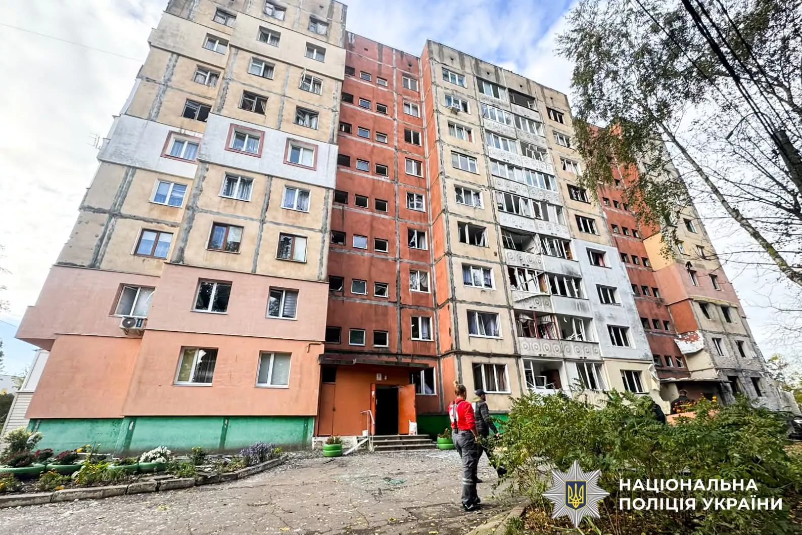 Росія знищила в Рівному торговельний центр та пошкодила багатоповерхівки