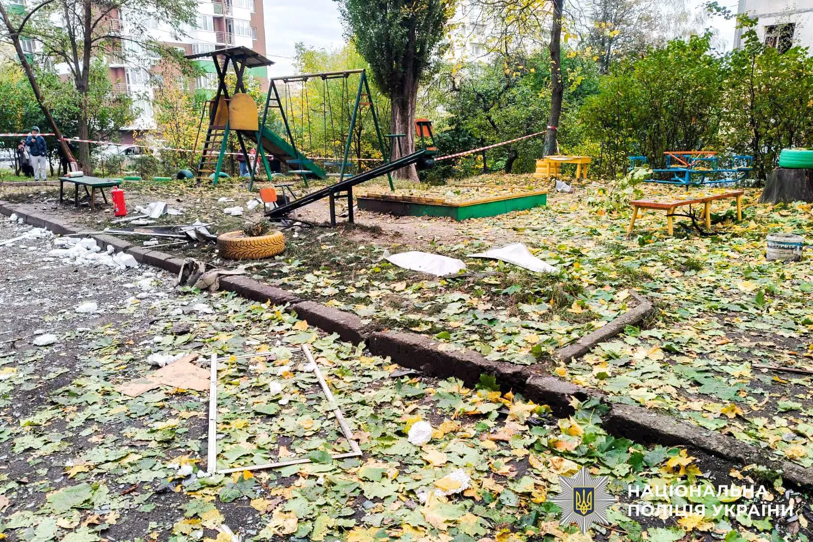 Росія знищила в Рівному торговельний центр та пошкодила багатоповерхівки