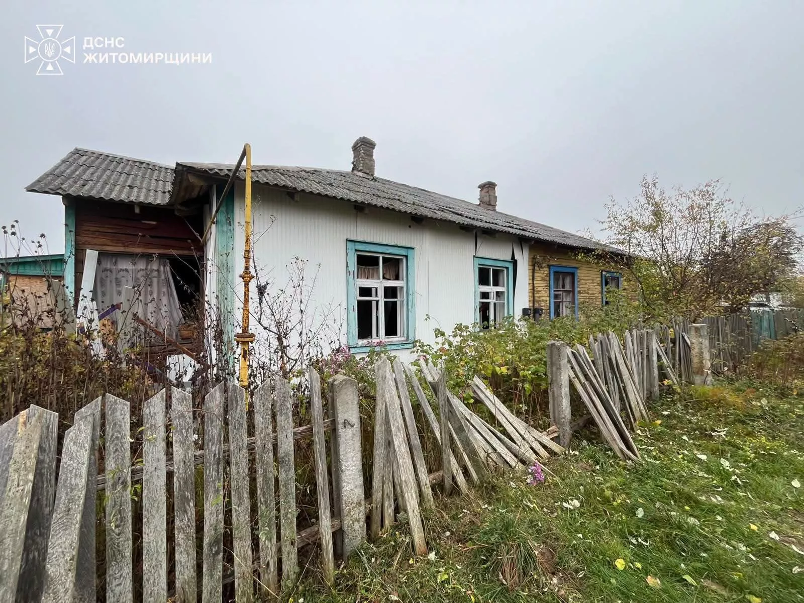 В Овруцькій громаді внаслідок атаки дрона пошкоджені два будинки, троє людей постраждали